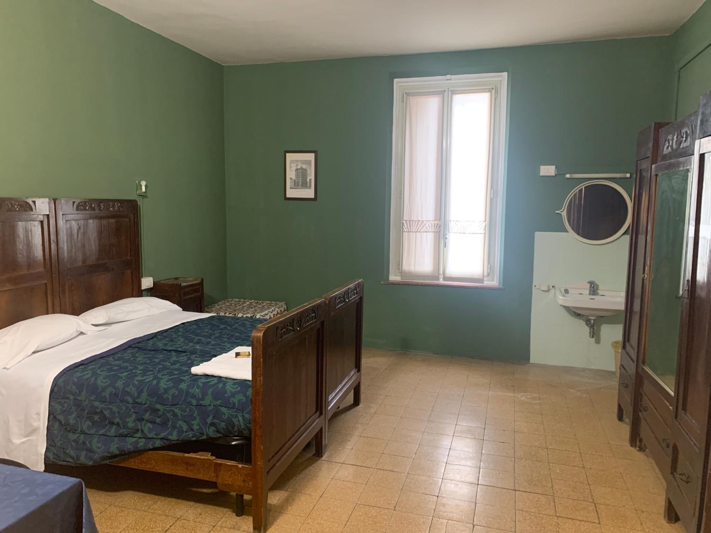 Large Double Room