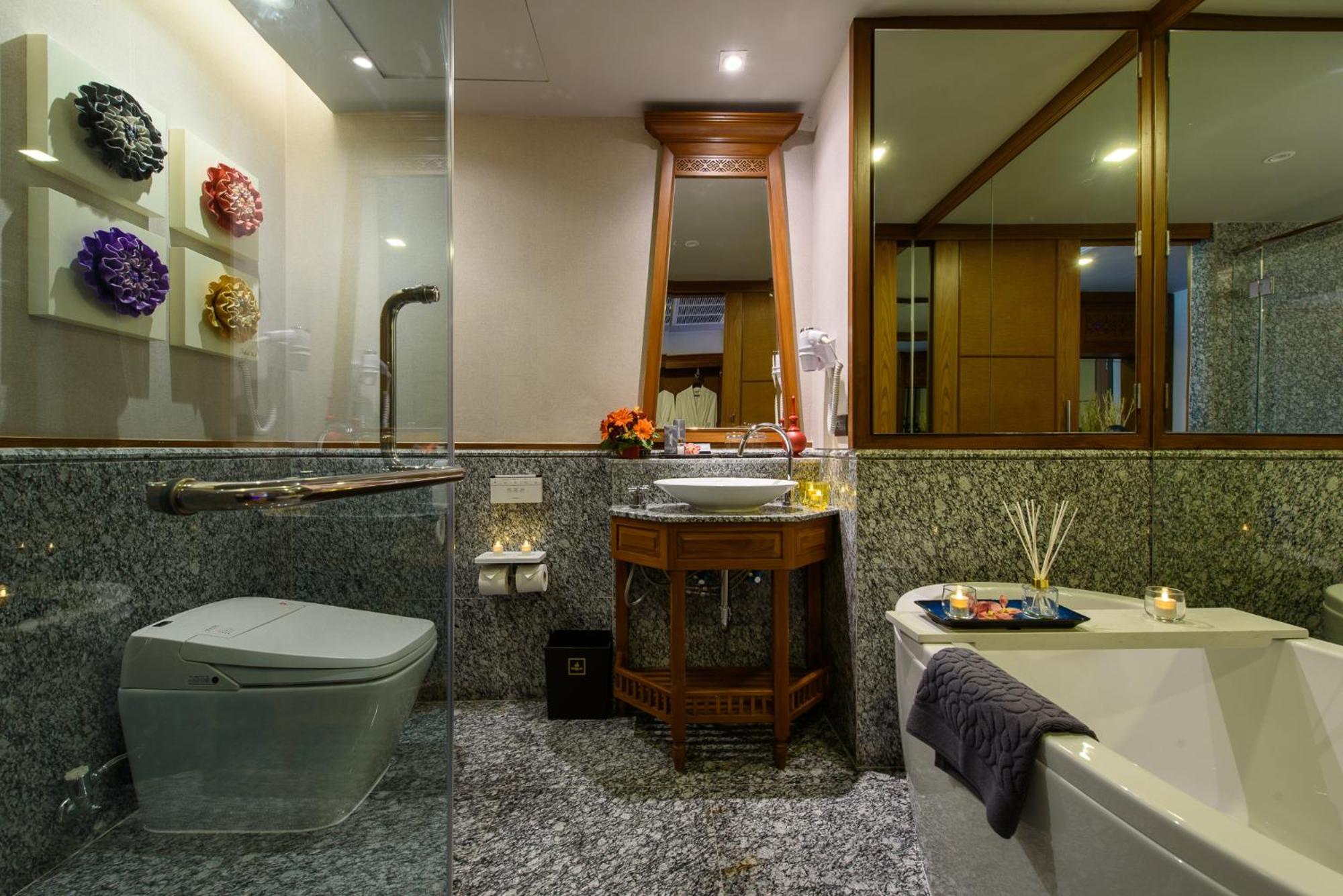 Deluxe Twin Room with Balcony photo 3
