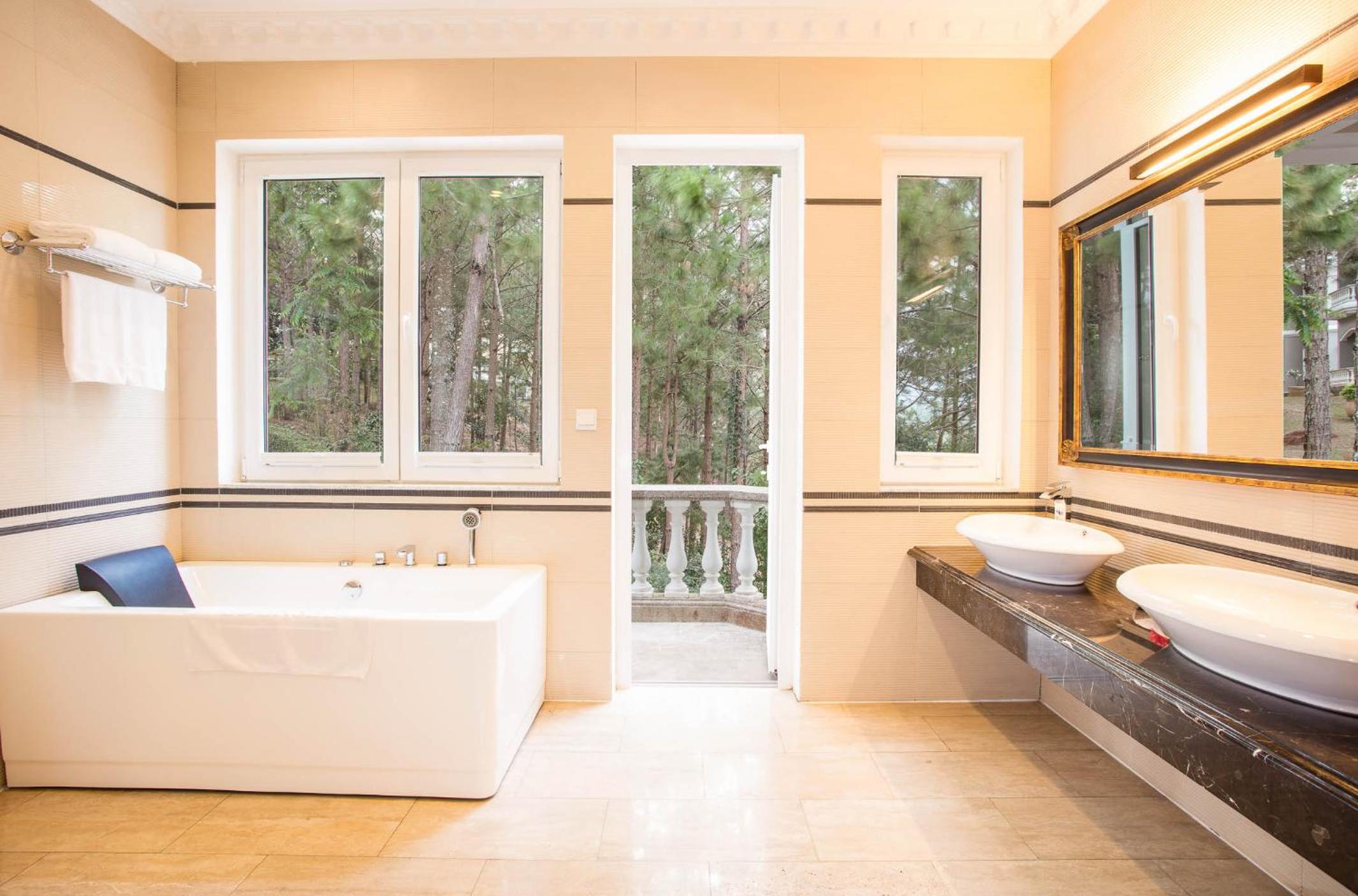Luxury Double or Twin Room with Garden View - Photo 3