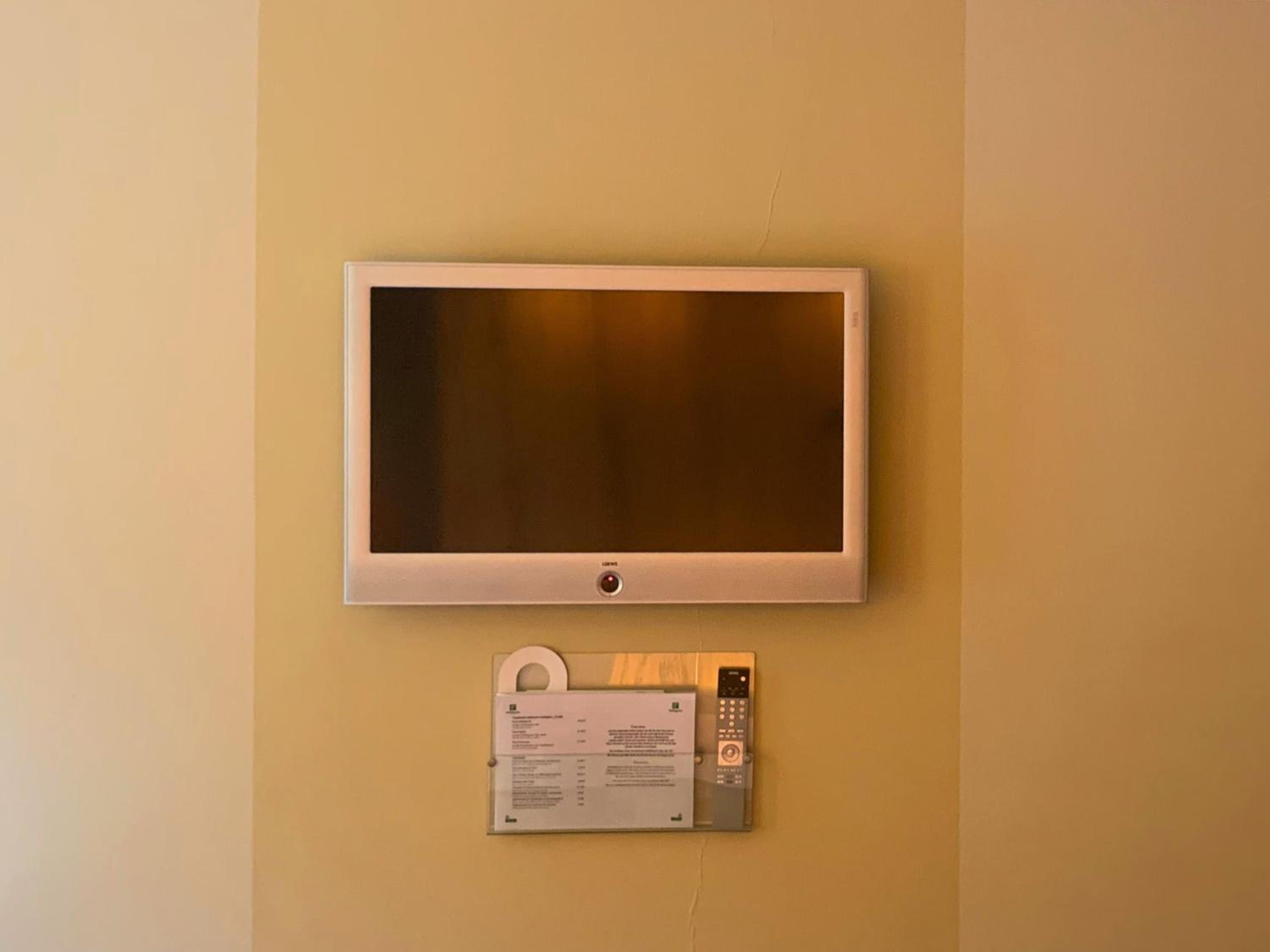 Premium Twin Room - Photo 9