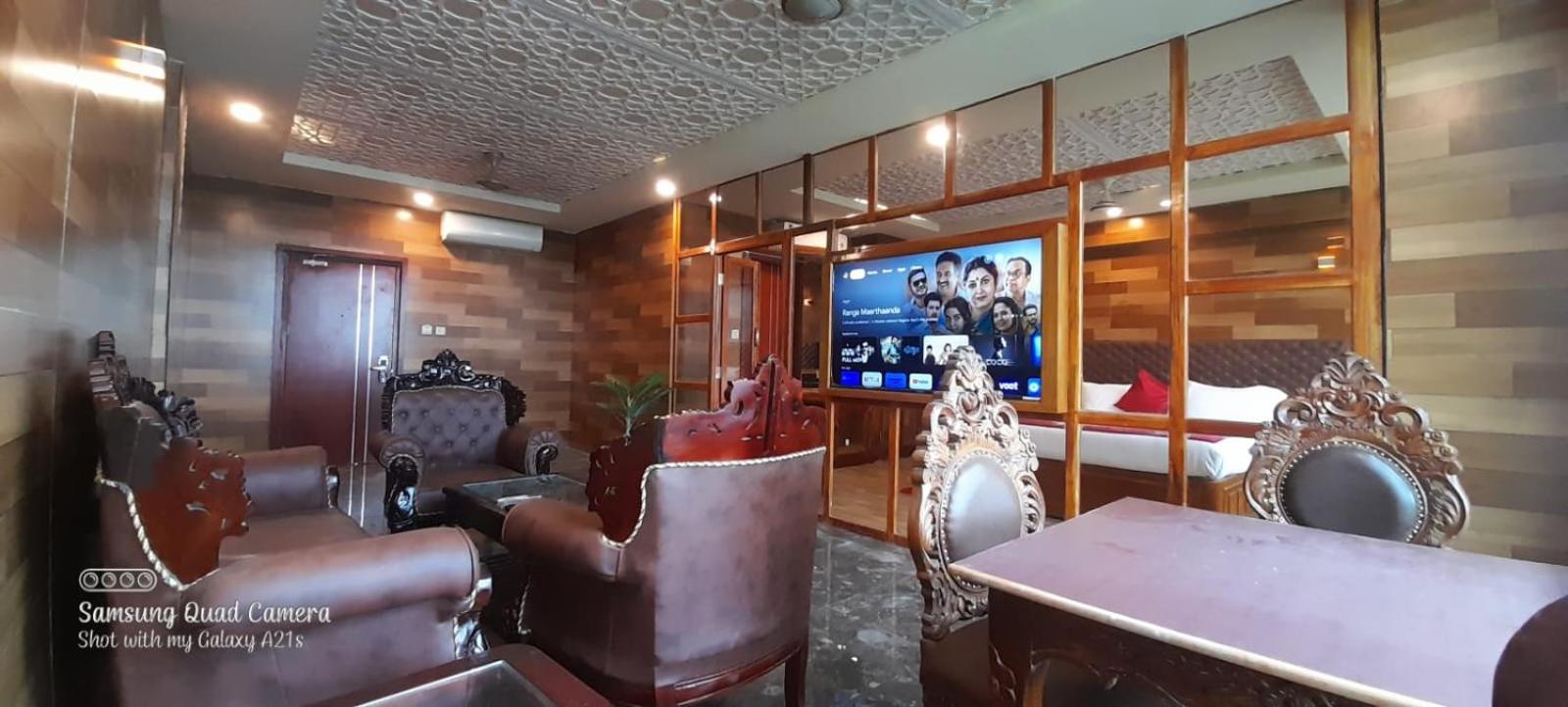 Deluxe Suite