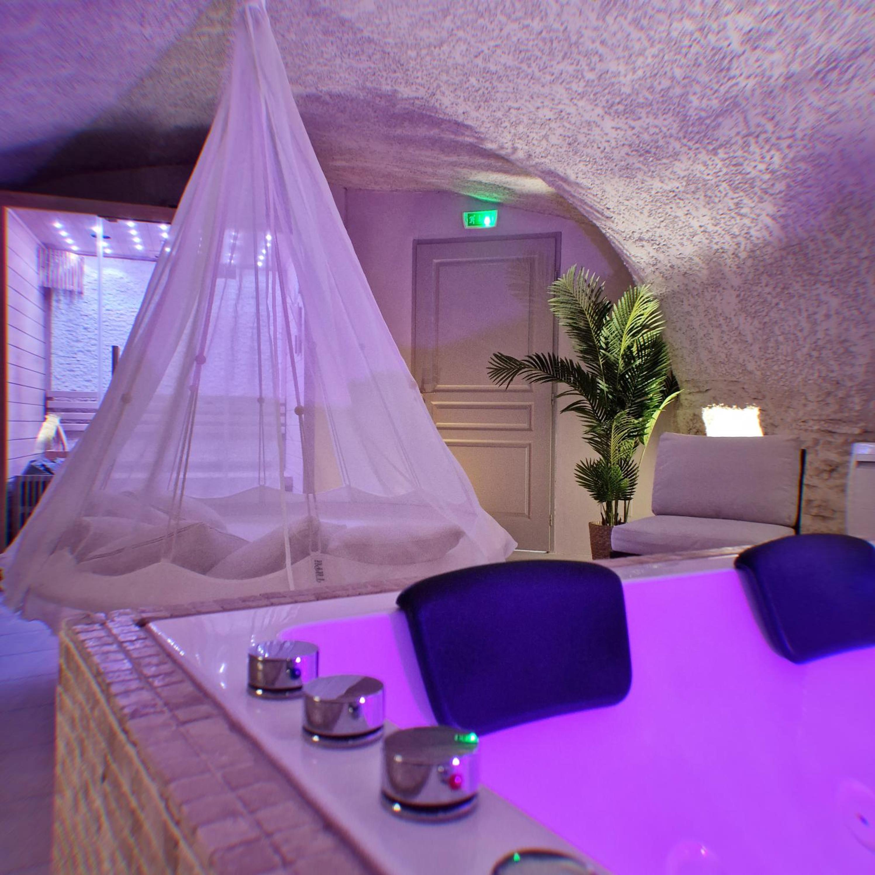 Queen Room with Spa Bath photo 2