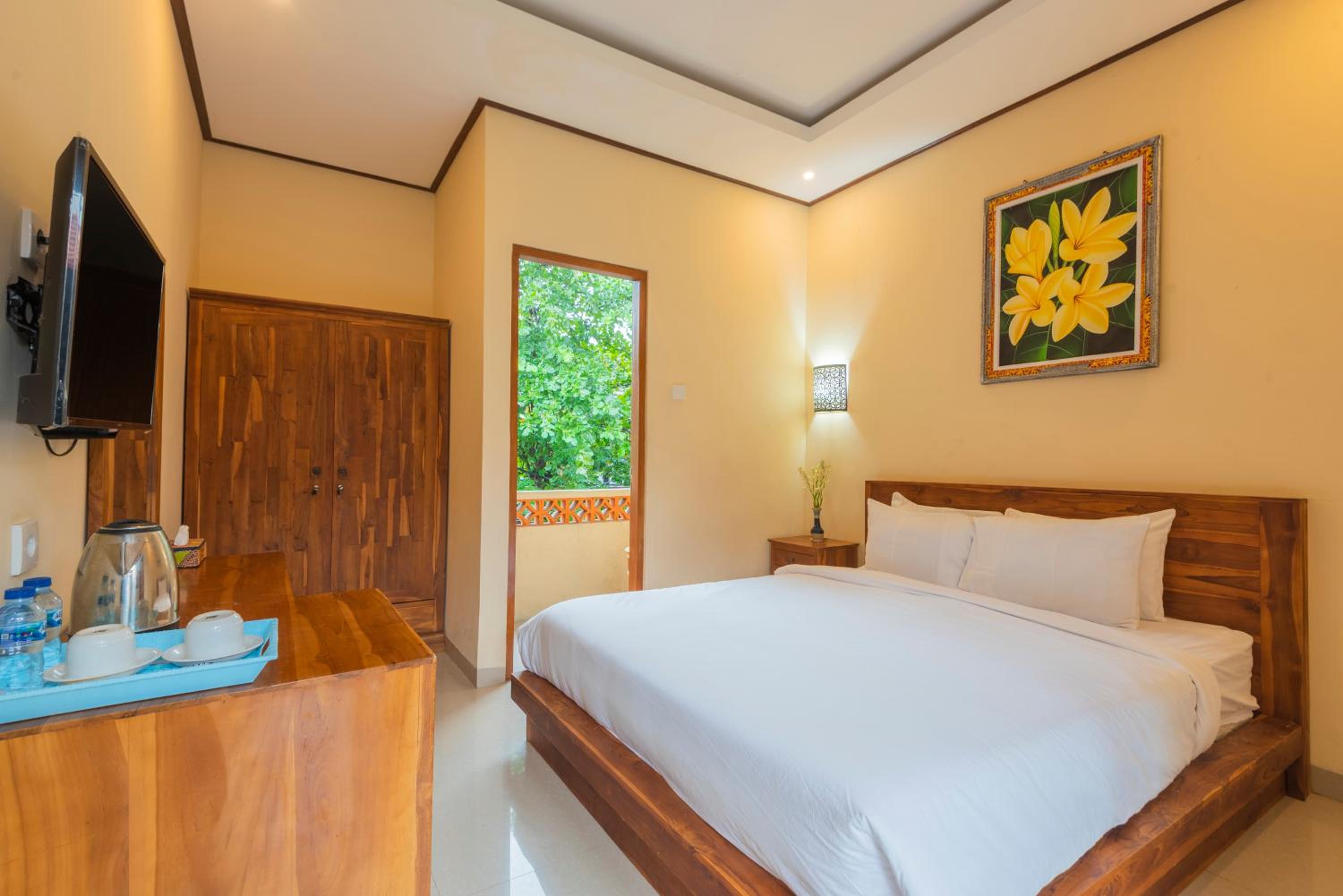 Deluxe Double Room with Balcony photo 1