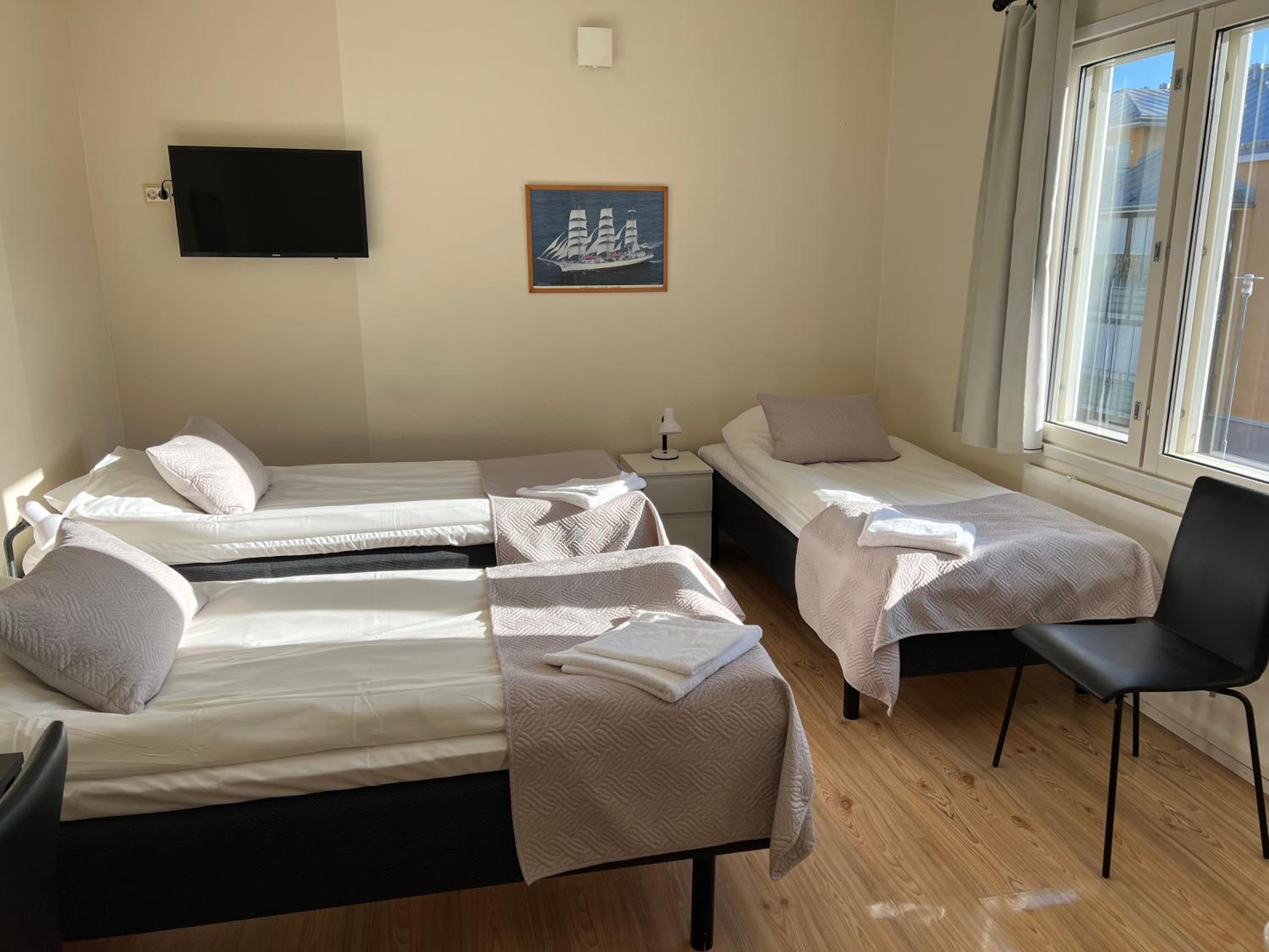 Triple Room with Shared Bathroom photo 2