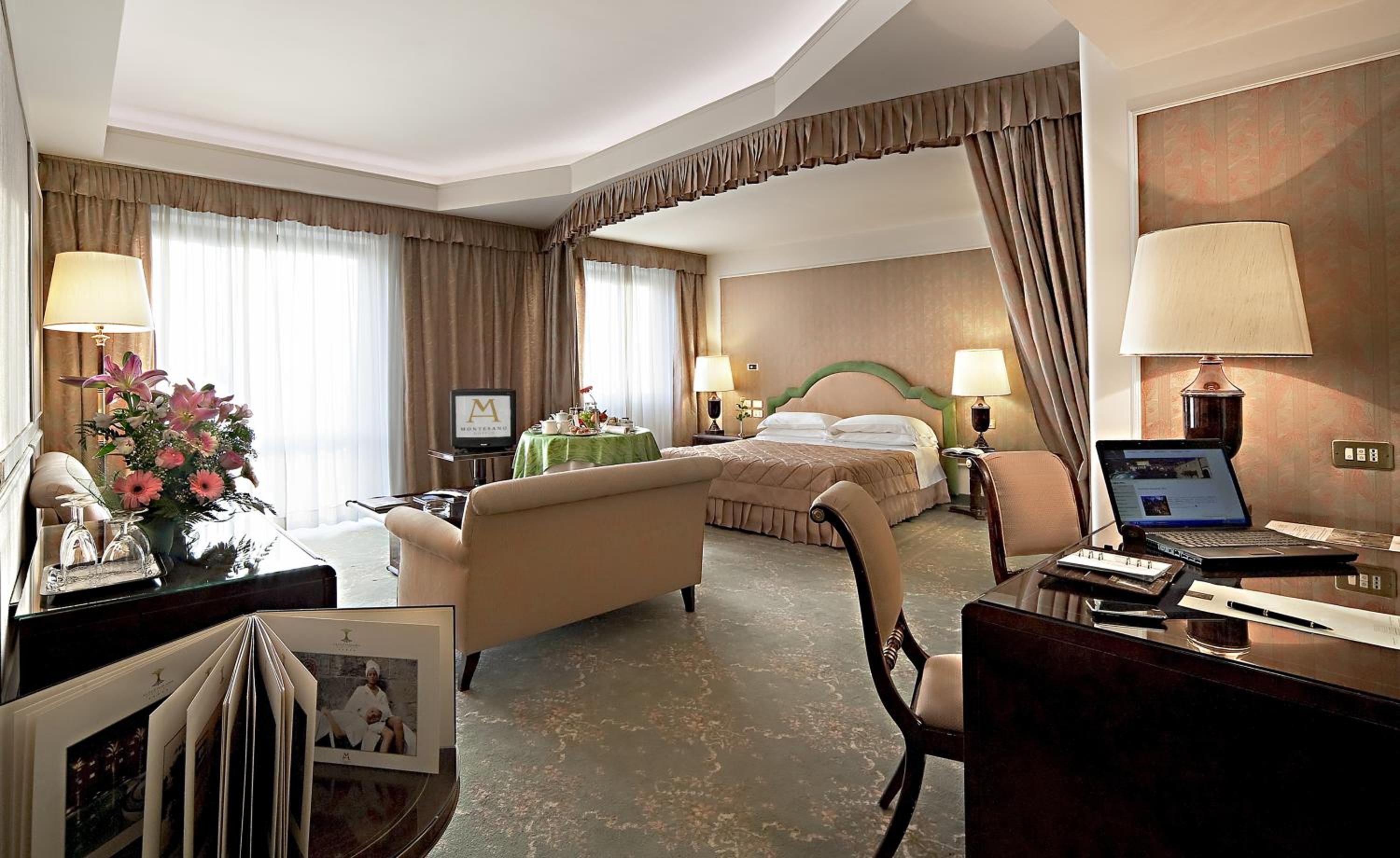 Executive Suite - Photo 4