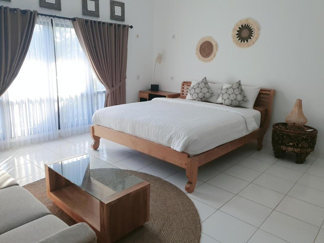 Deluxe King Room - Photo 2