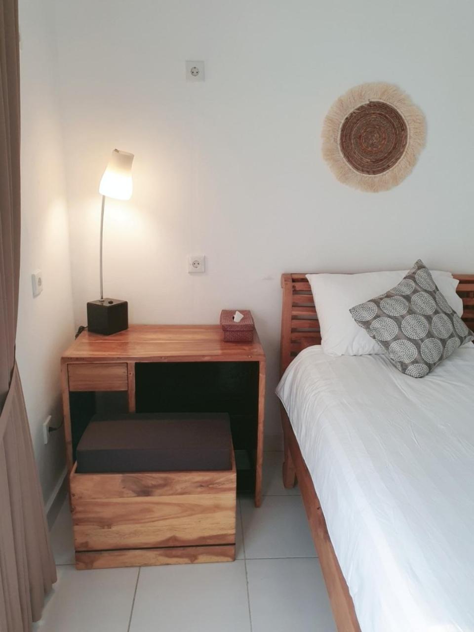 Deluxe King Room - Photo 8