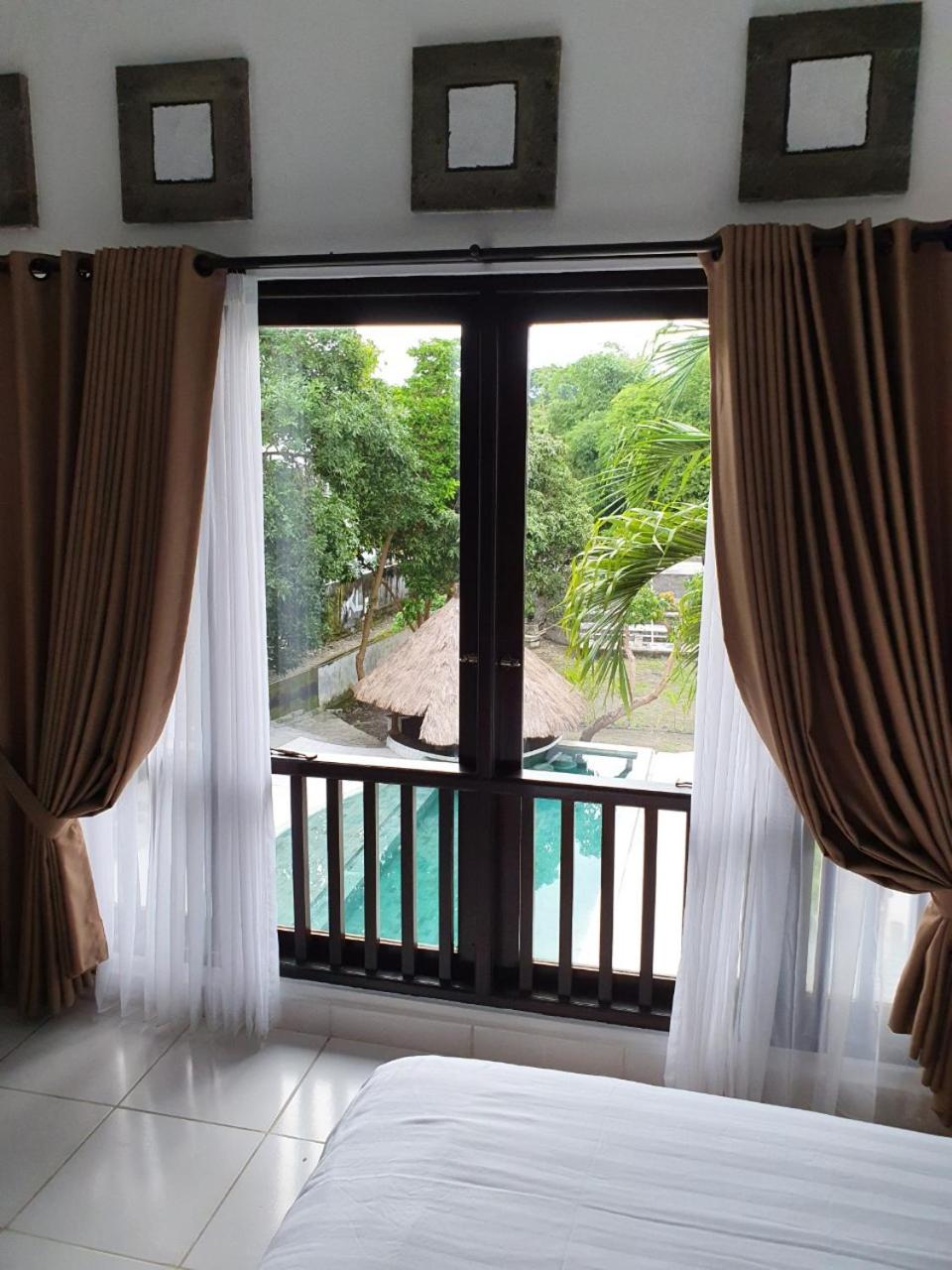 Deluxe King Room - Photo 13
