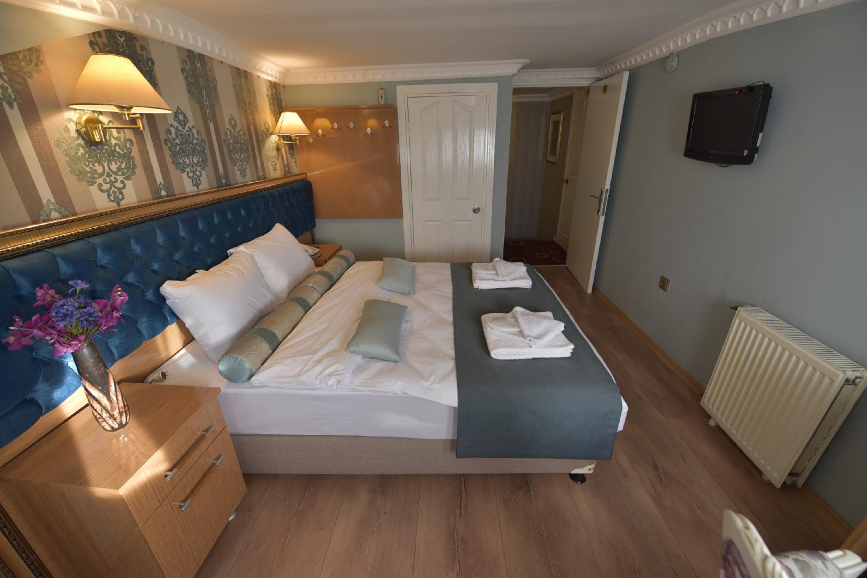 Double Room With Private Bathroom photo 1