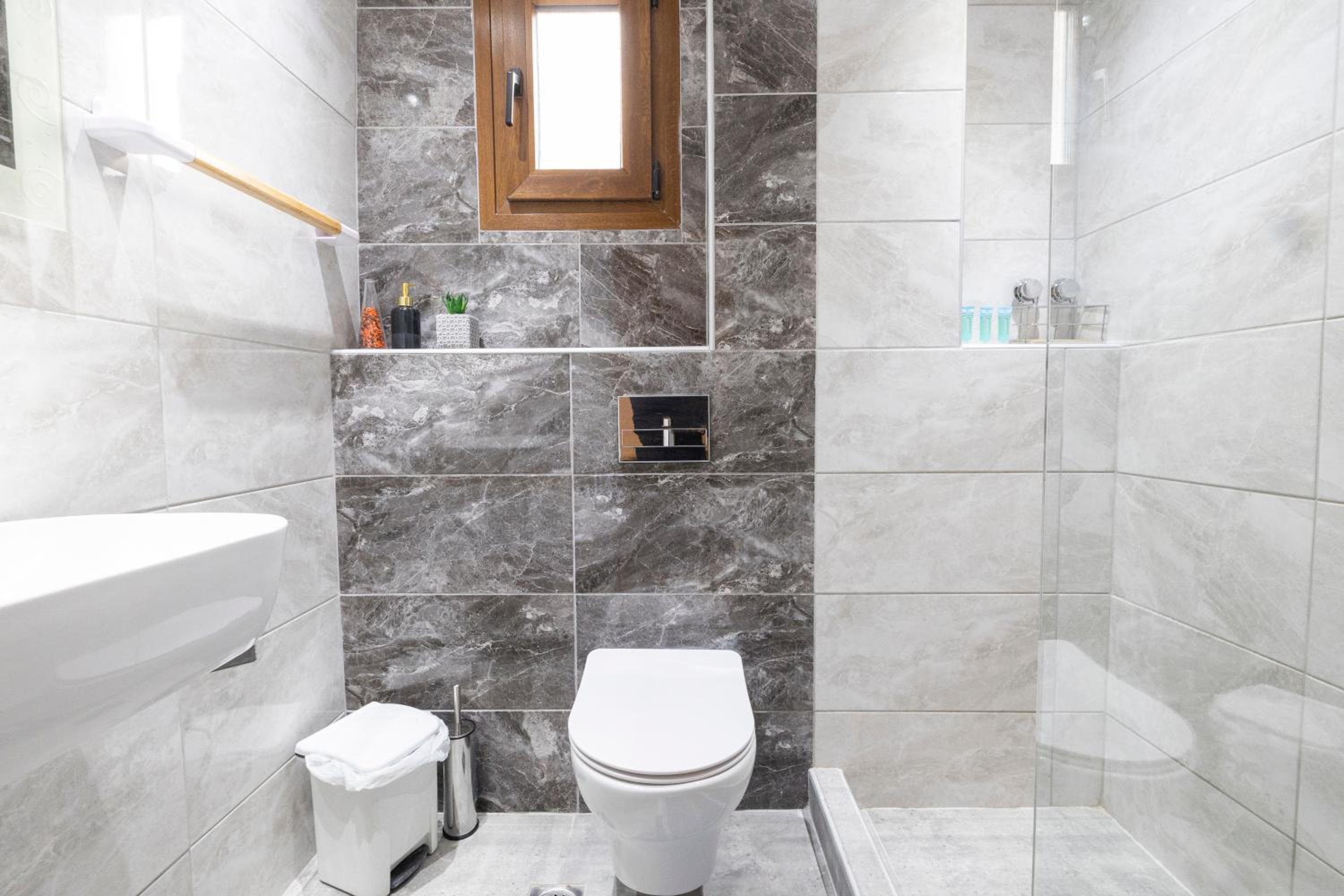 Triple Room with Private Bathroom photo 2
