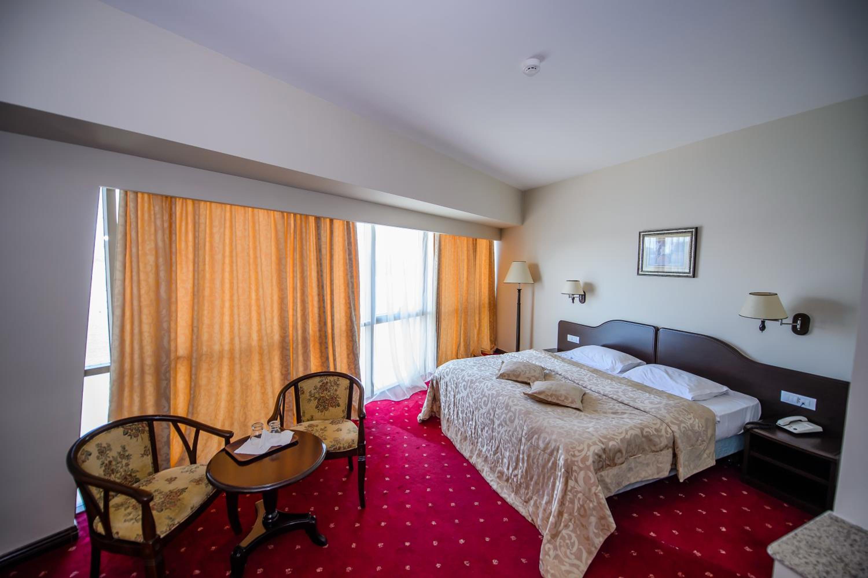 Double Room with Lake View - Photo 3