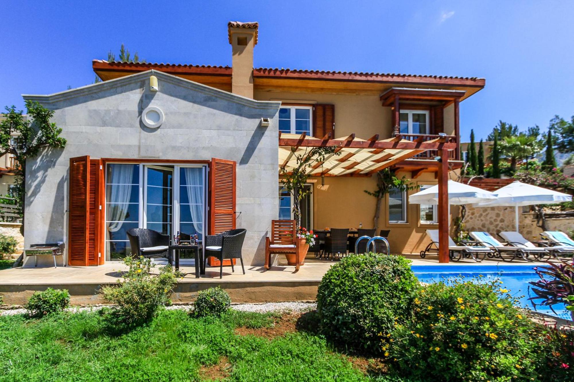 Three-Bedroom Villa photo 2