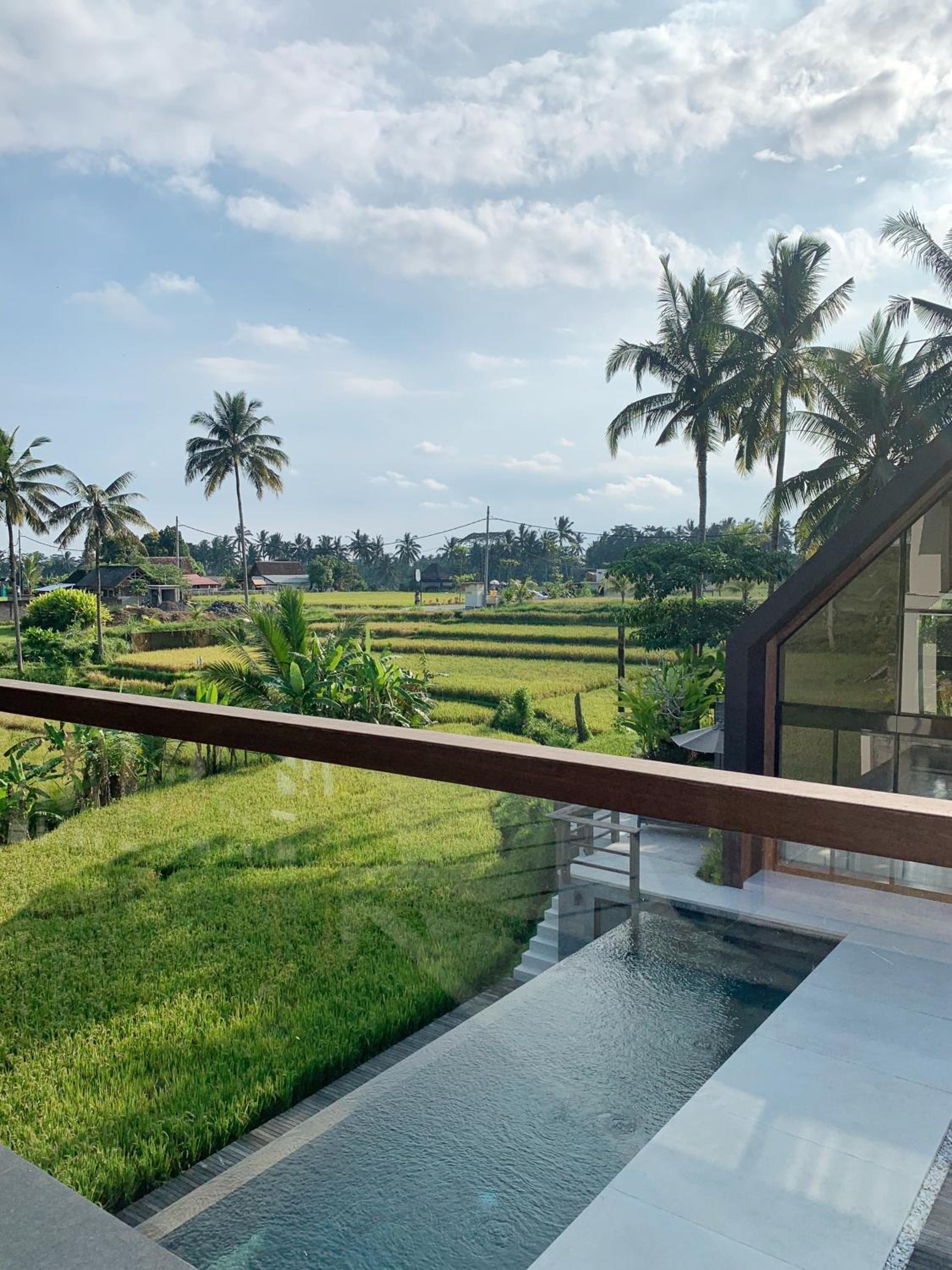 Suite with Pool View - Photo 2