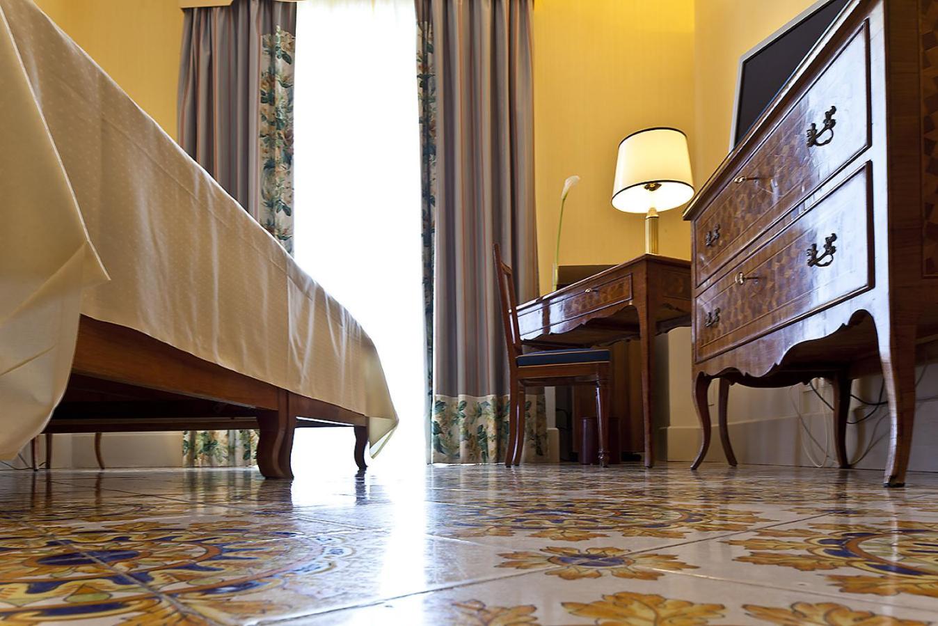 Superior Double Room with Balcony and Garden View - Photo 19