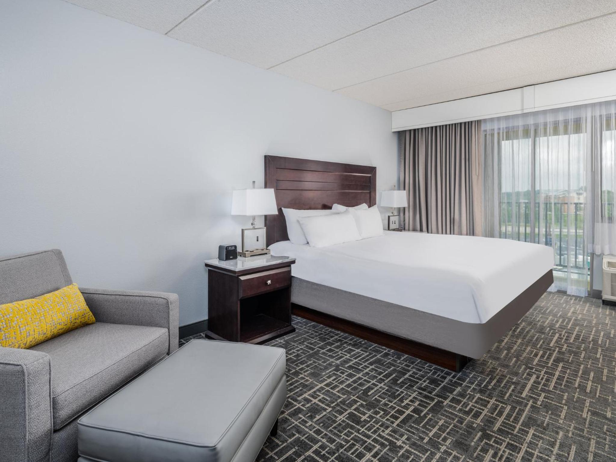 Standard King Room - Photo 3