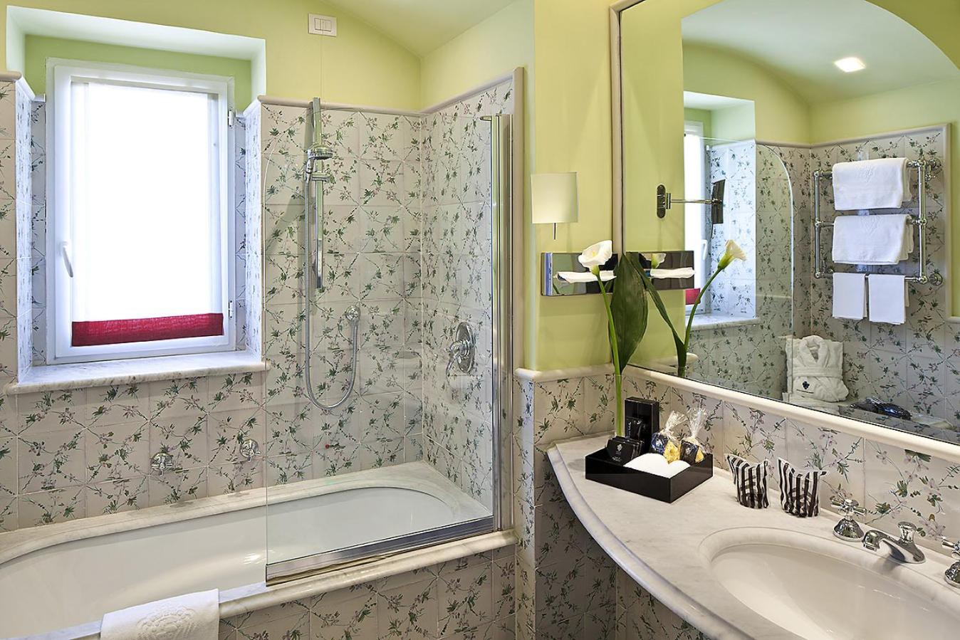 Superior Double Room with Balcony and Garden View - Photo 18