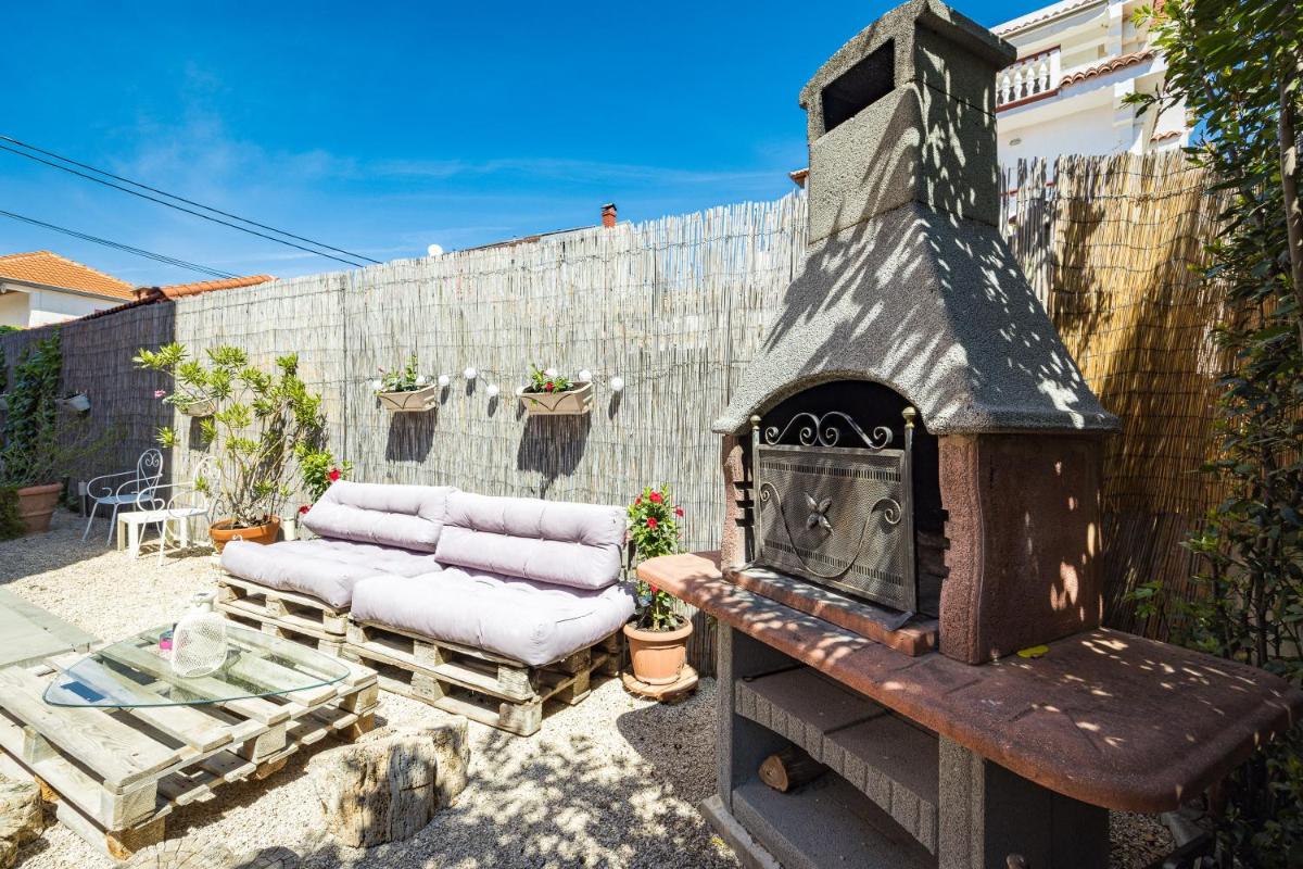 Two bedroom apartment with Balcony photo 2