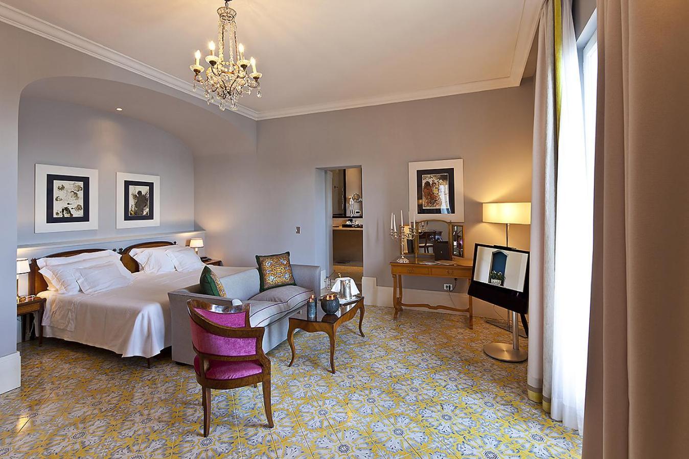 Deluxe Double or Twin Room with Balcony and Sea View - Photo 1