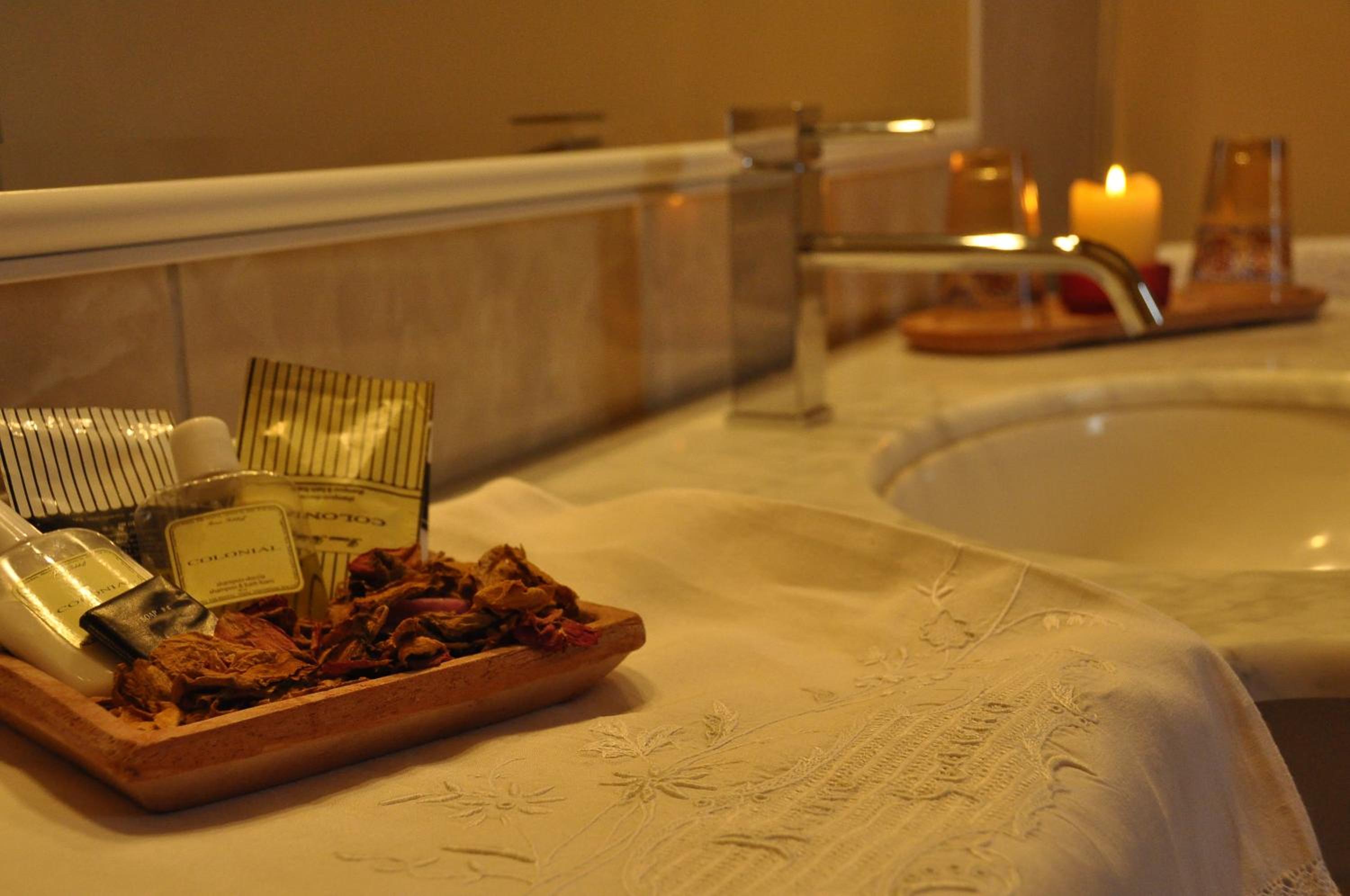 Suite with Spa Bath - Photo 3