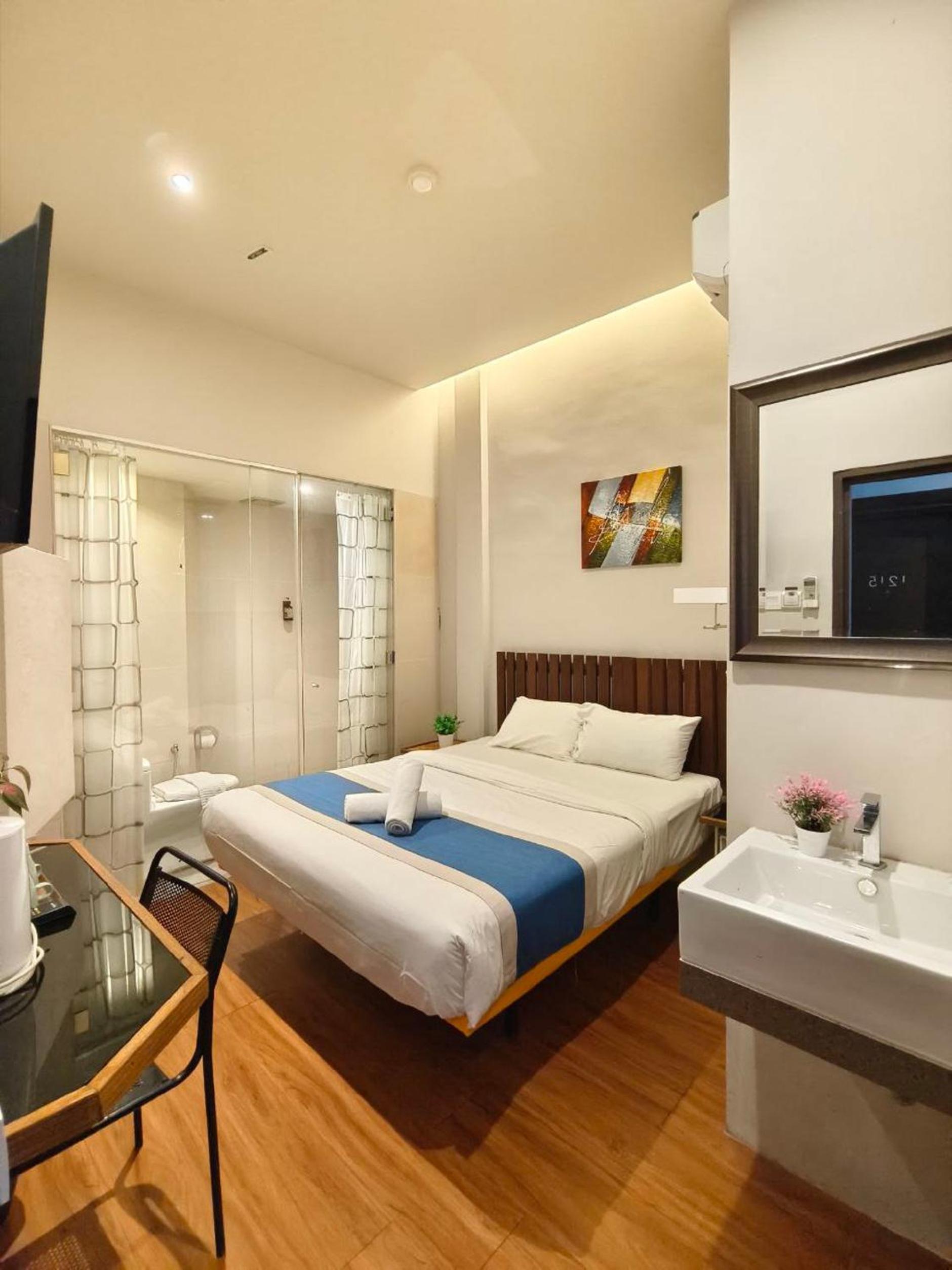Standard Queen Room - Photo 1