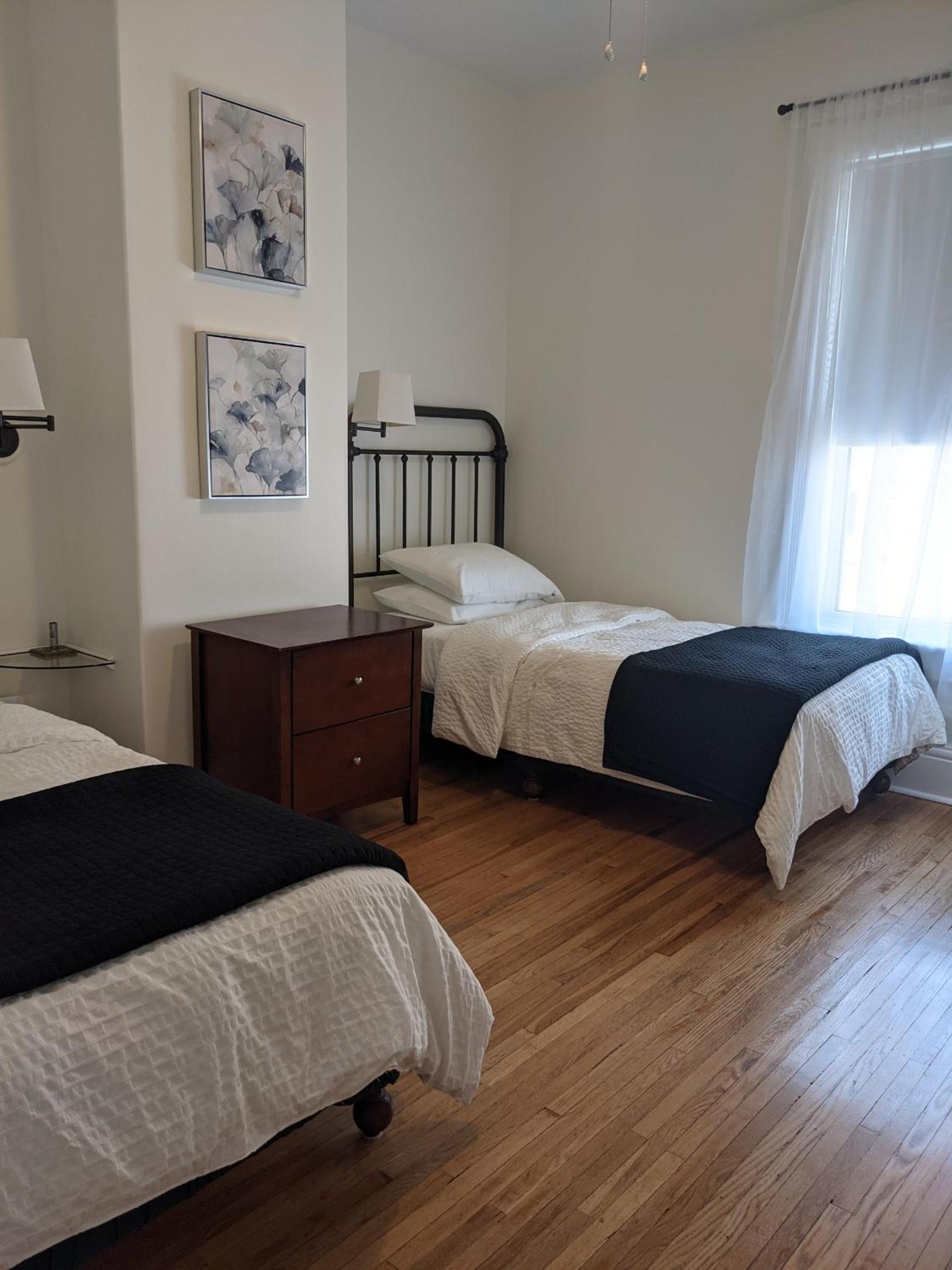Twin Room with Shower