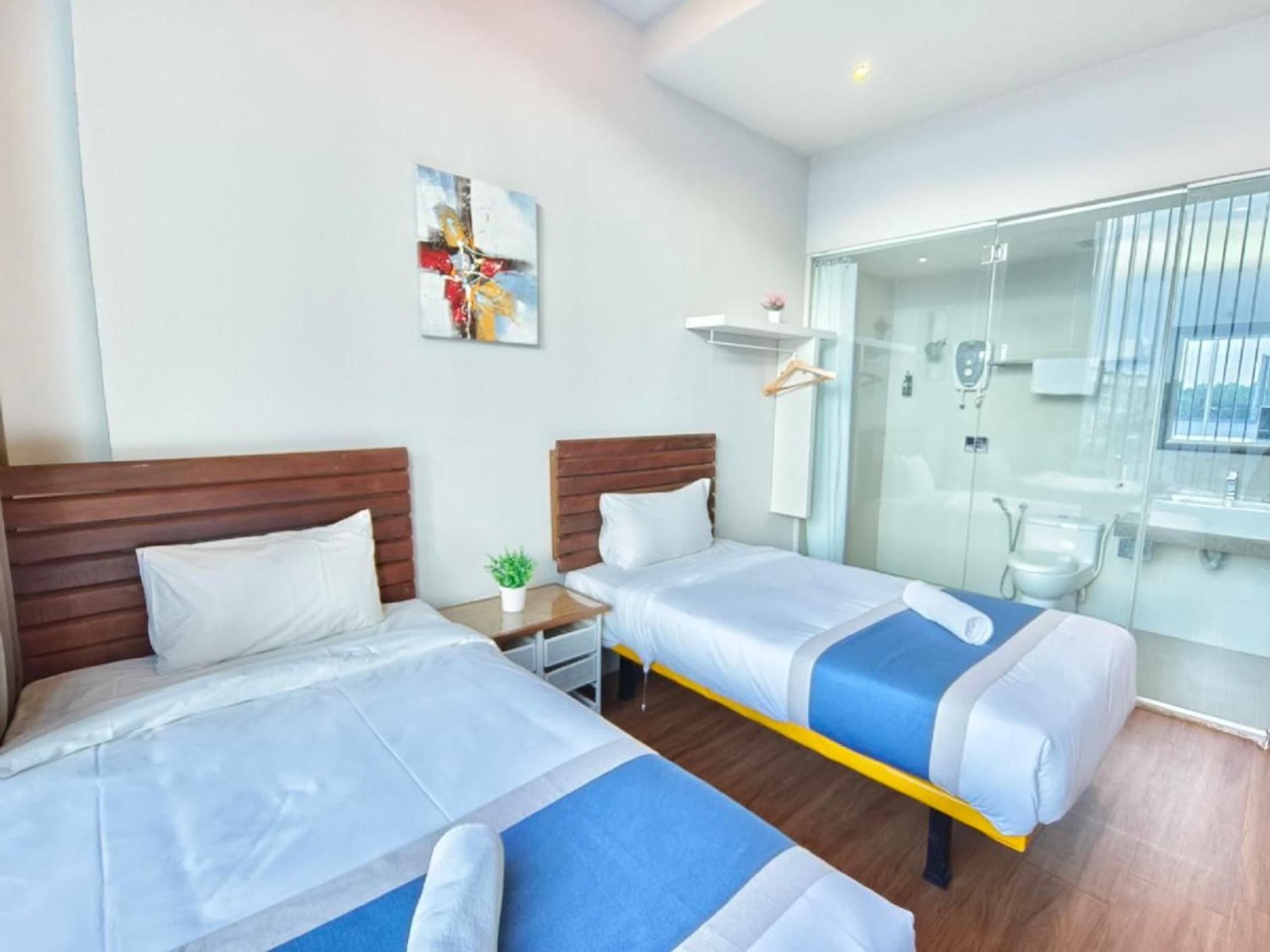 Deluxe Twin Room - Photo 2