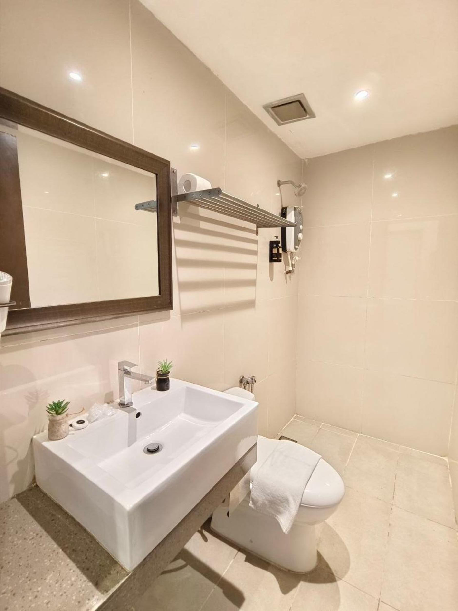 Deluxe Twin Room - Photo 3