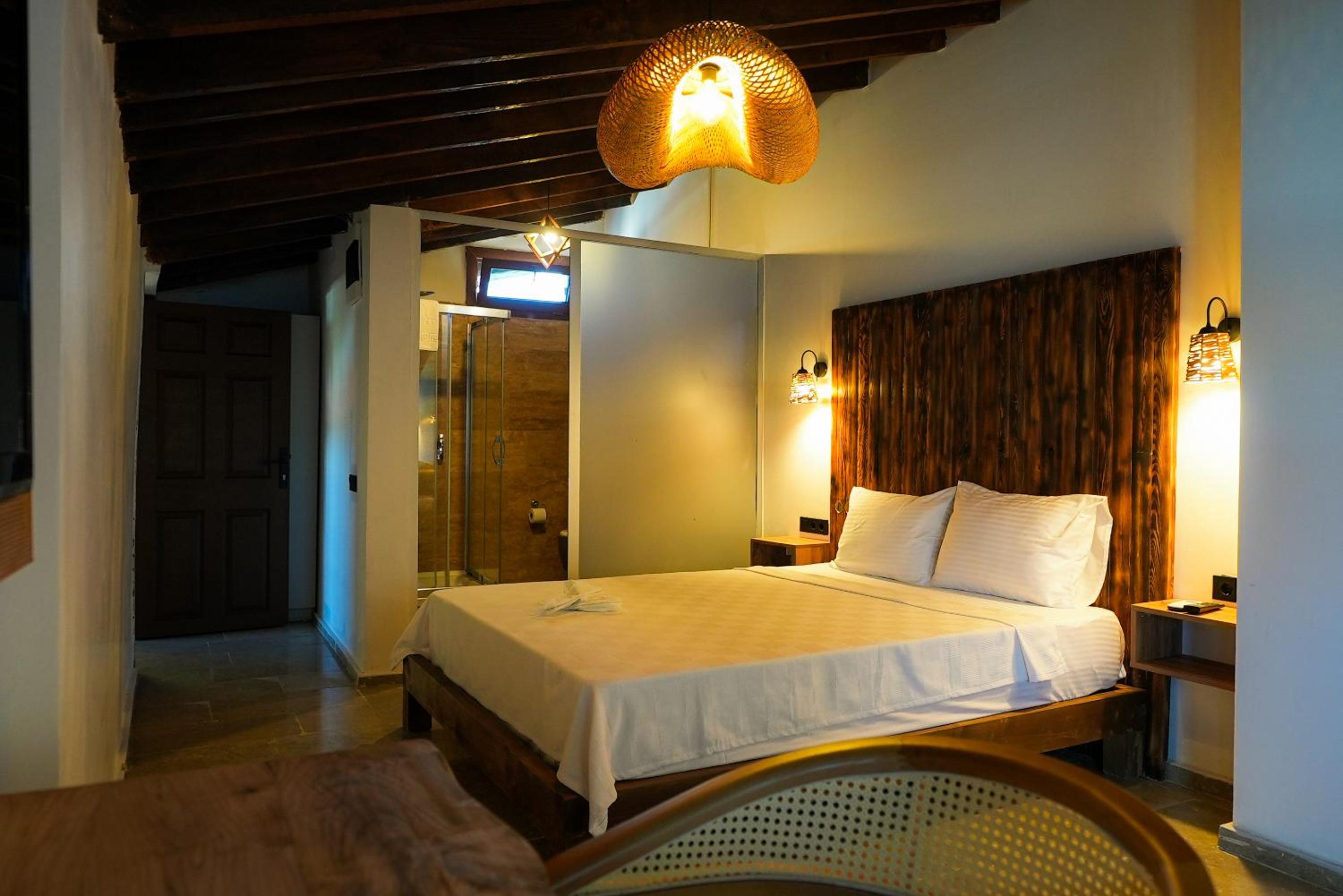 Triple Room with Balcony - Photo 5