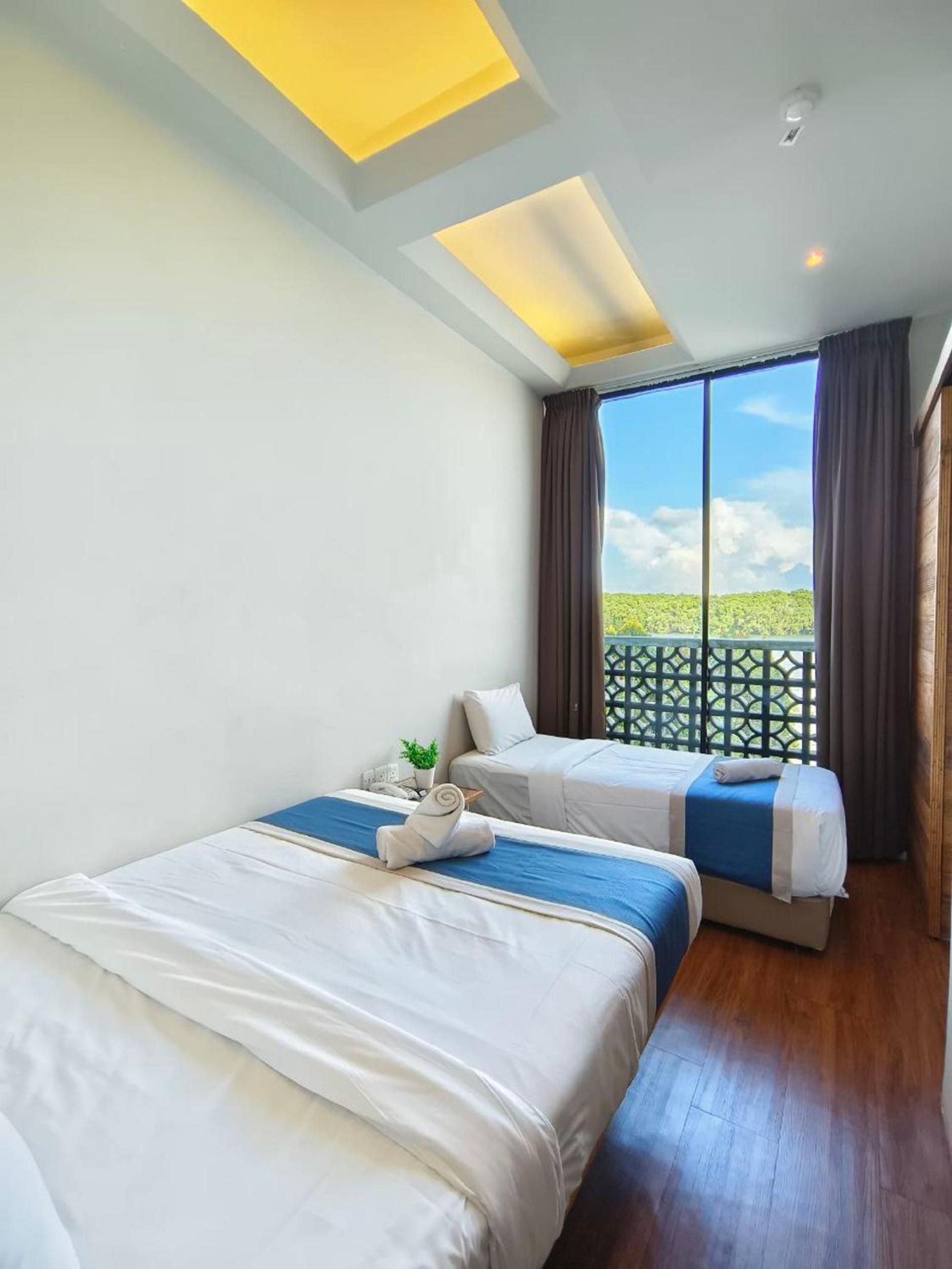 Suite with River View - Photo 1