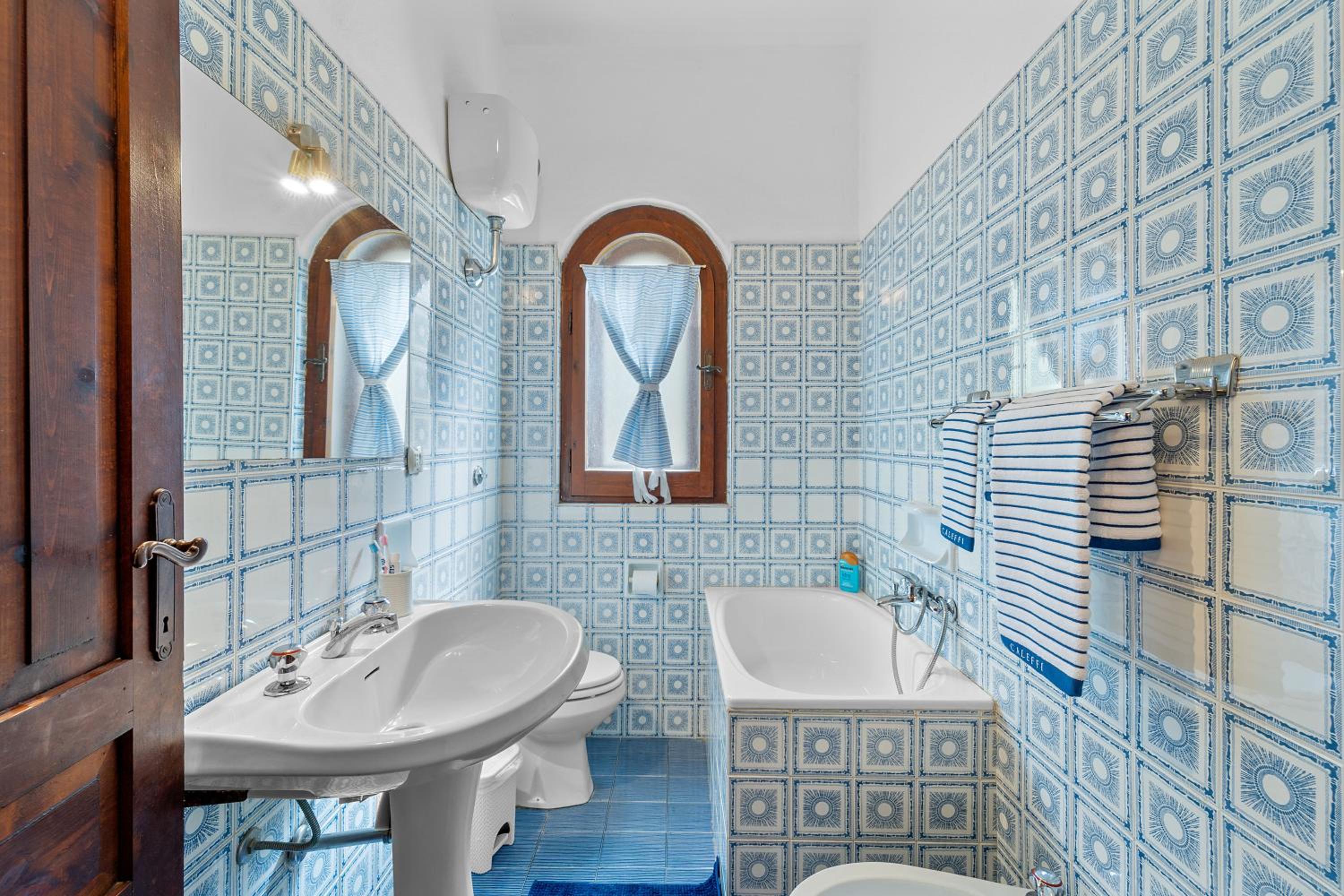 Villa with Sea View photo 3