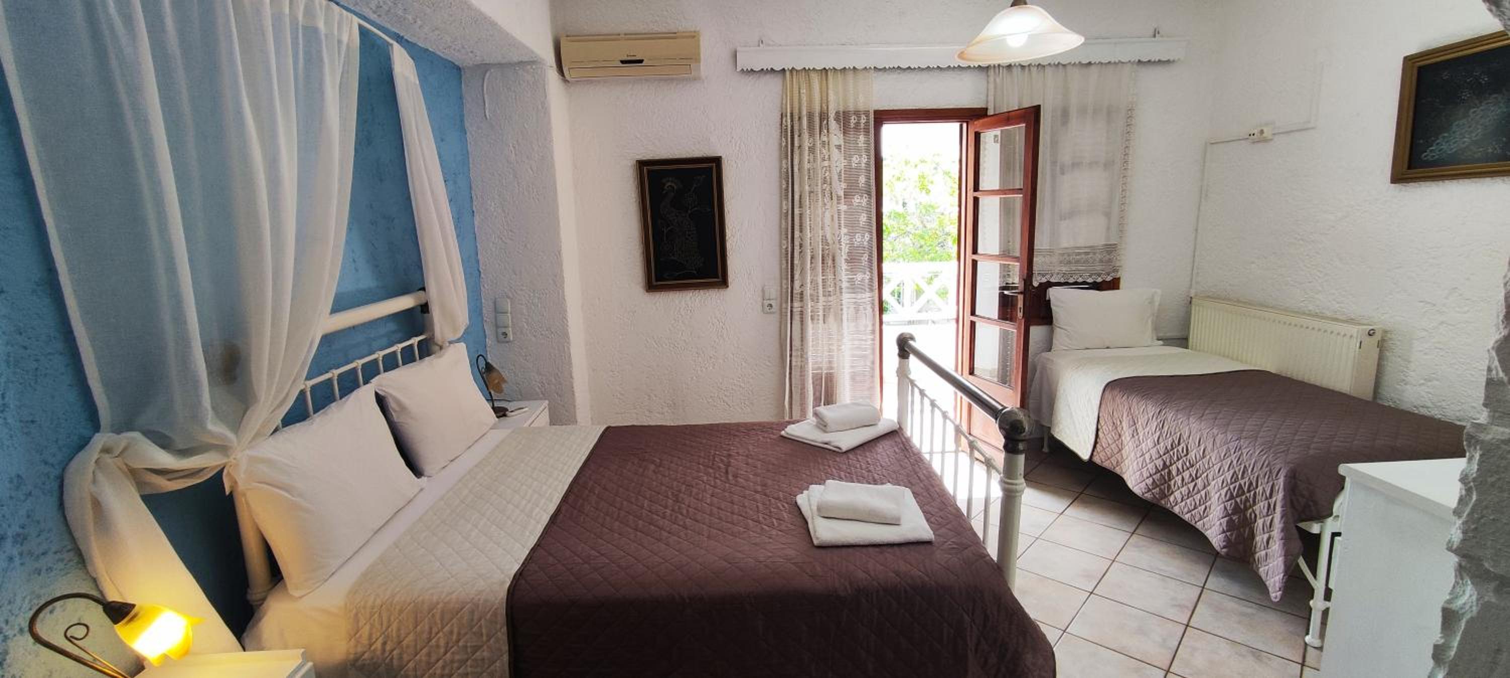 Budget Double Room - Photo 5