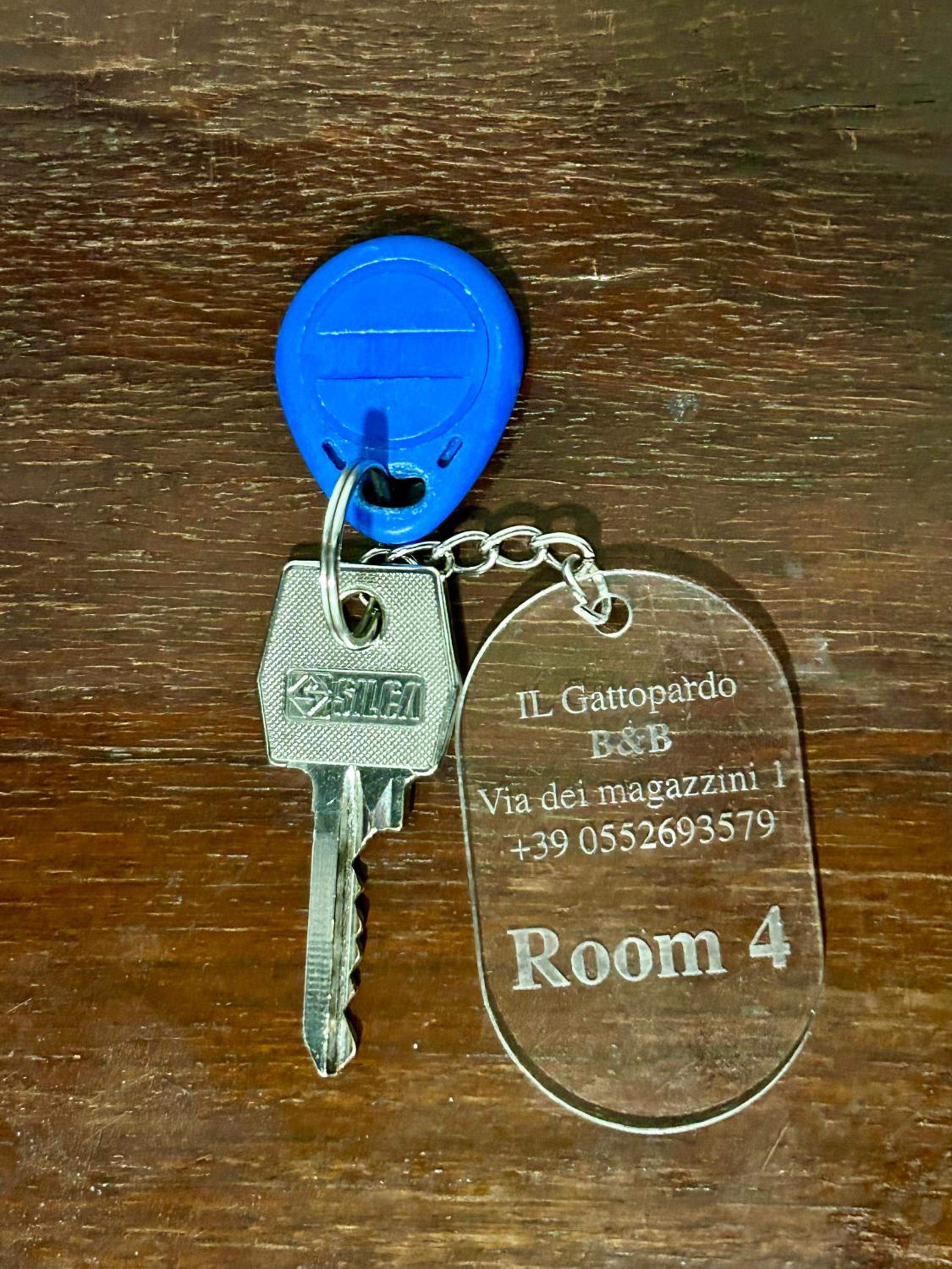 Double or Twin Room with Shared Bathroom photo 2