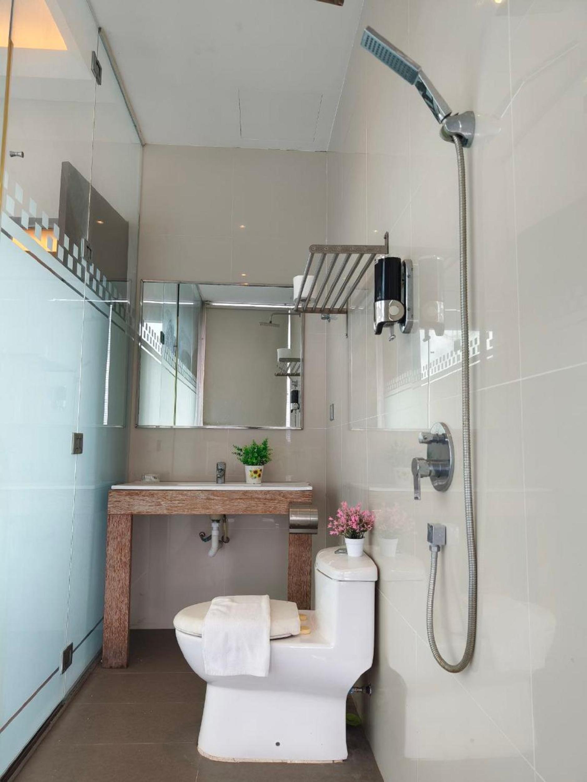 Executive Suite - Photo 1
