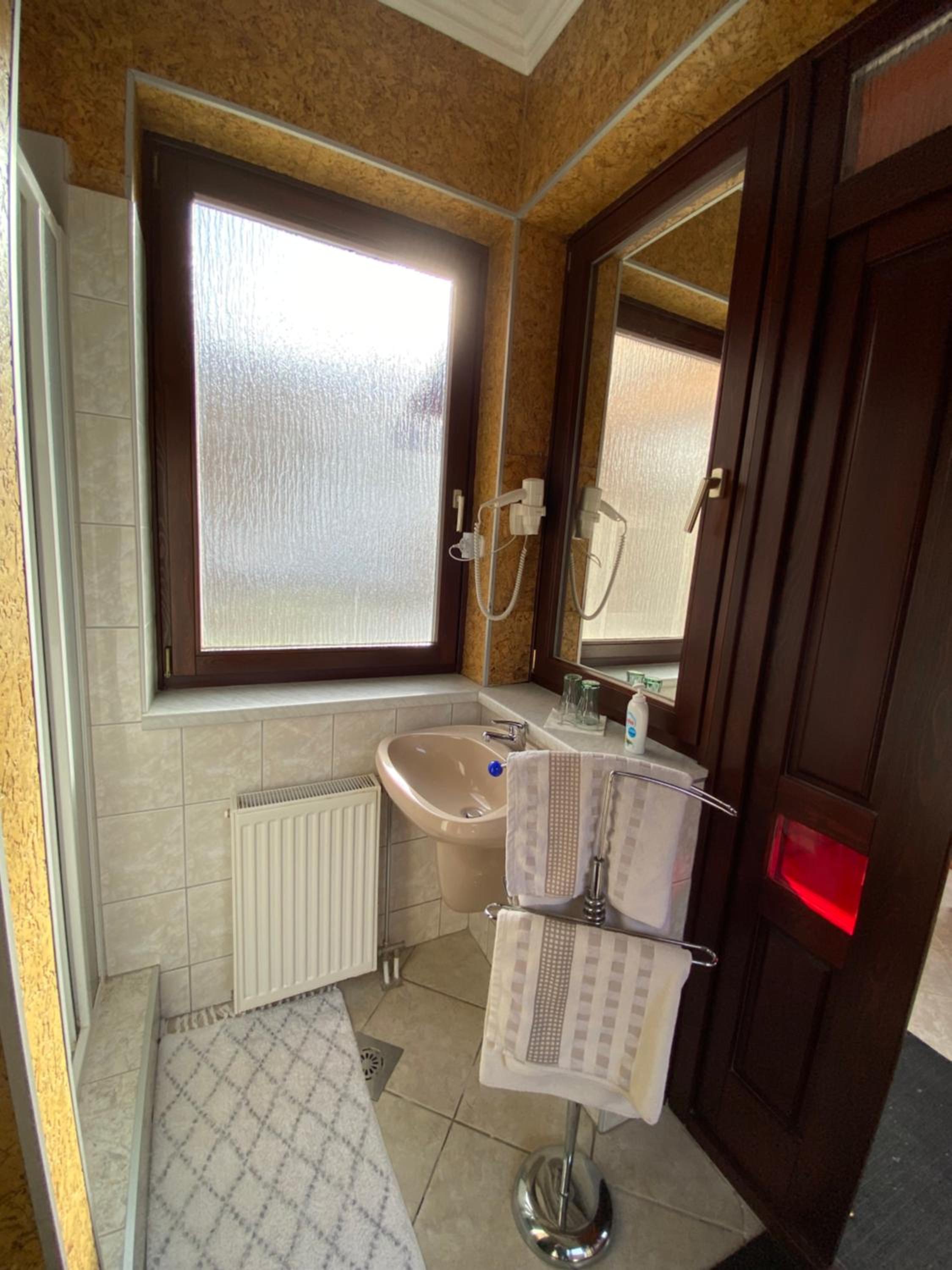 One-Bedroom Apartment with Terrace photo 3