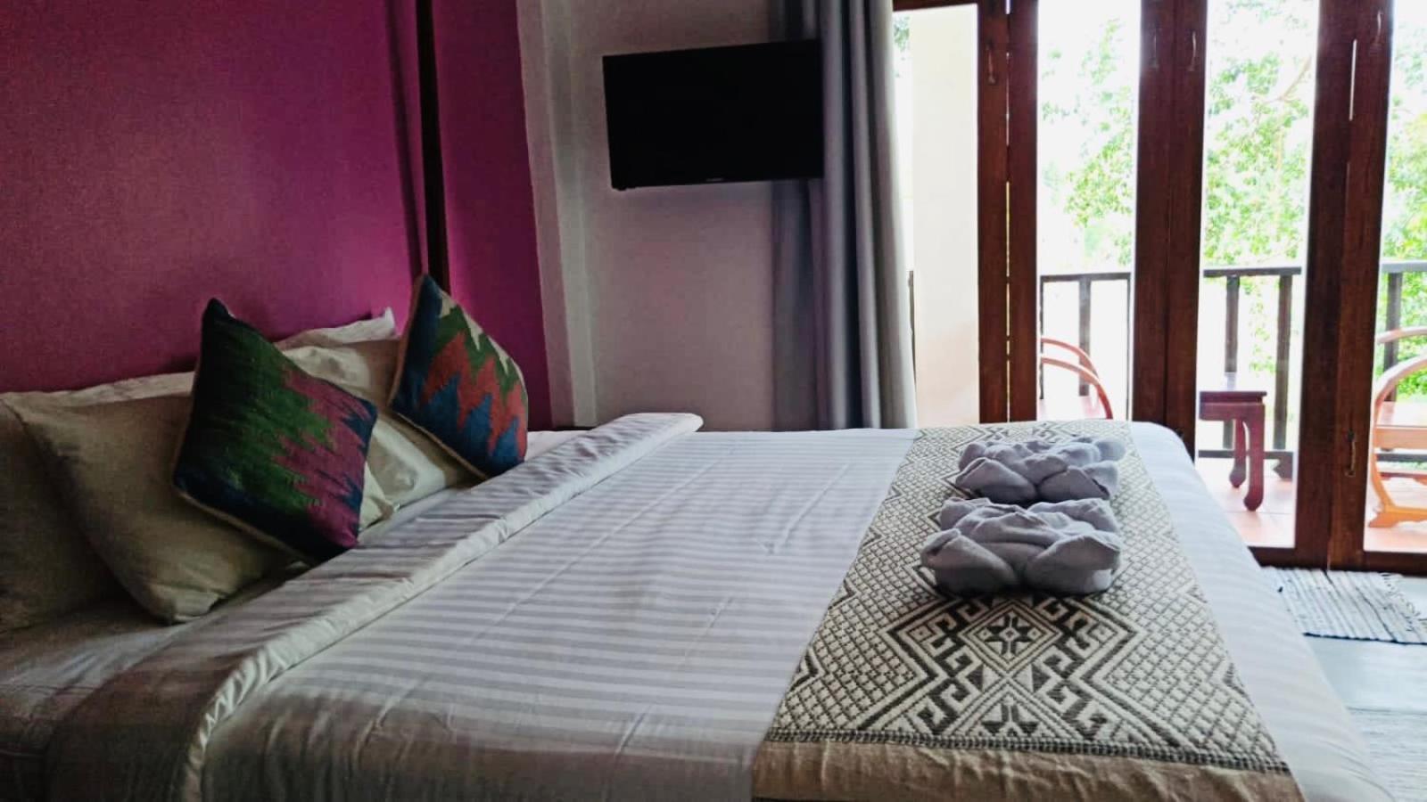 King Room with River View - Photo 18