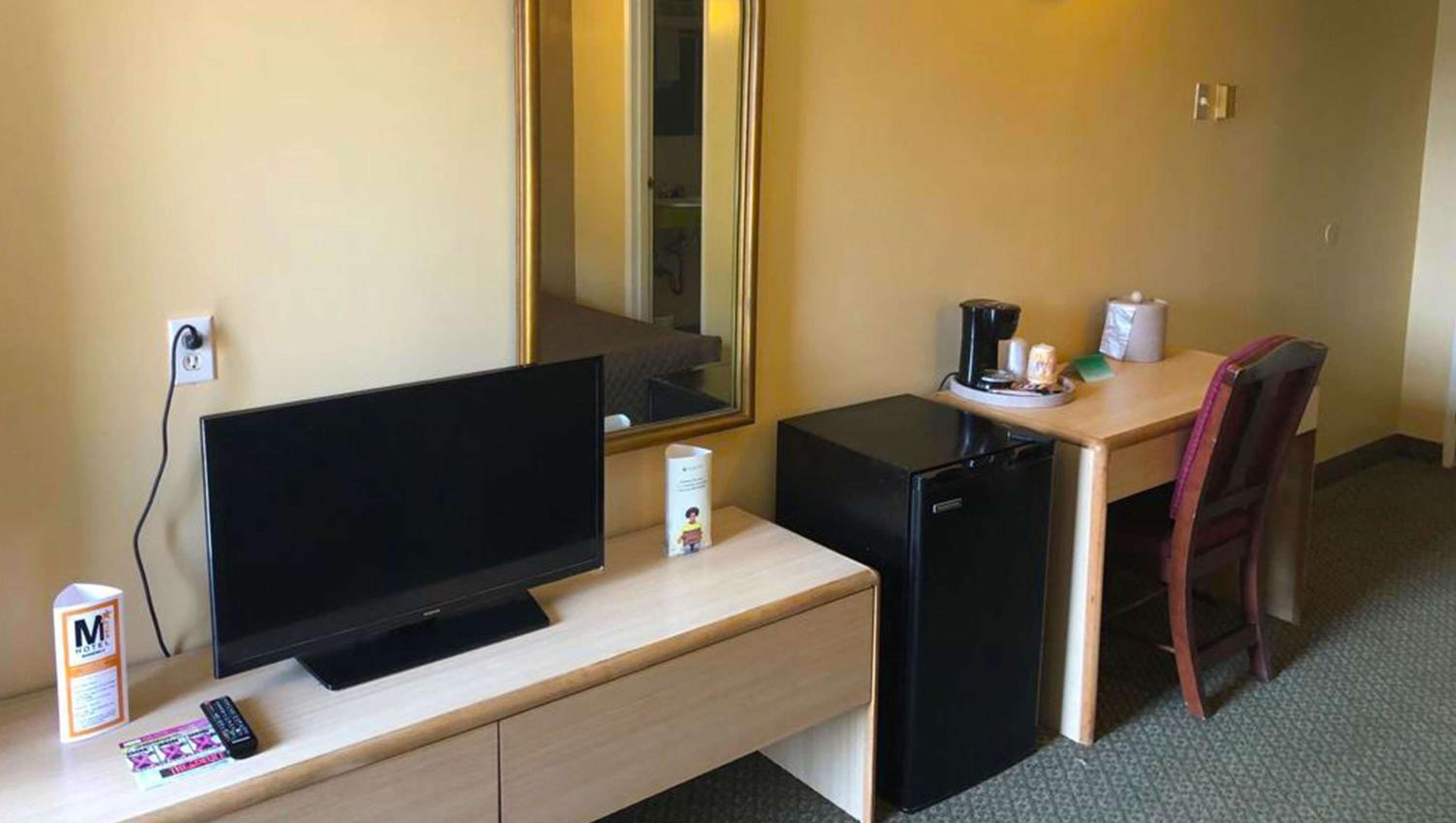Deluxe Double Room with Extra Bed - Photo 4