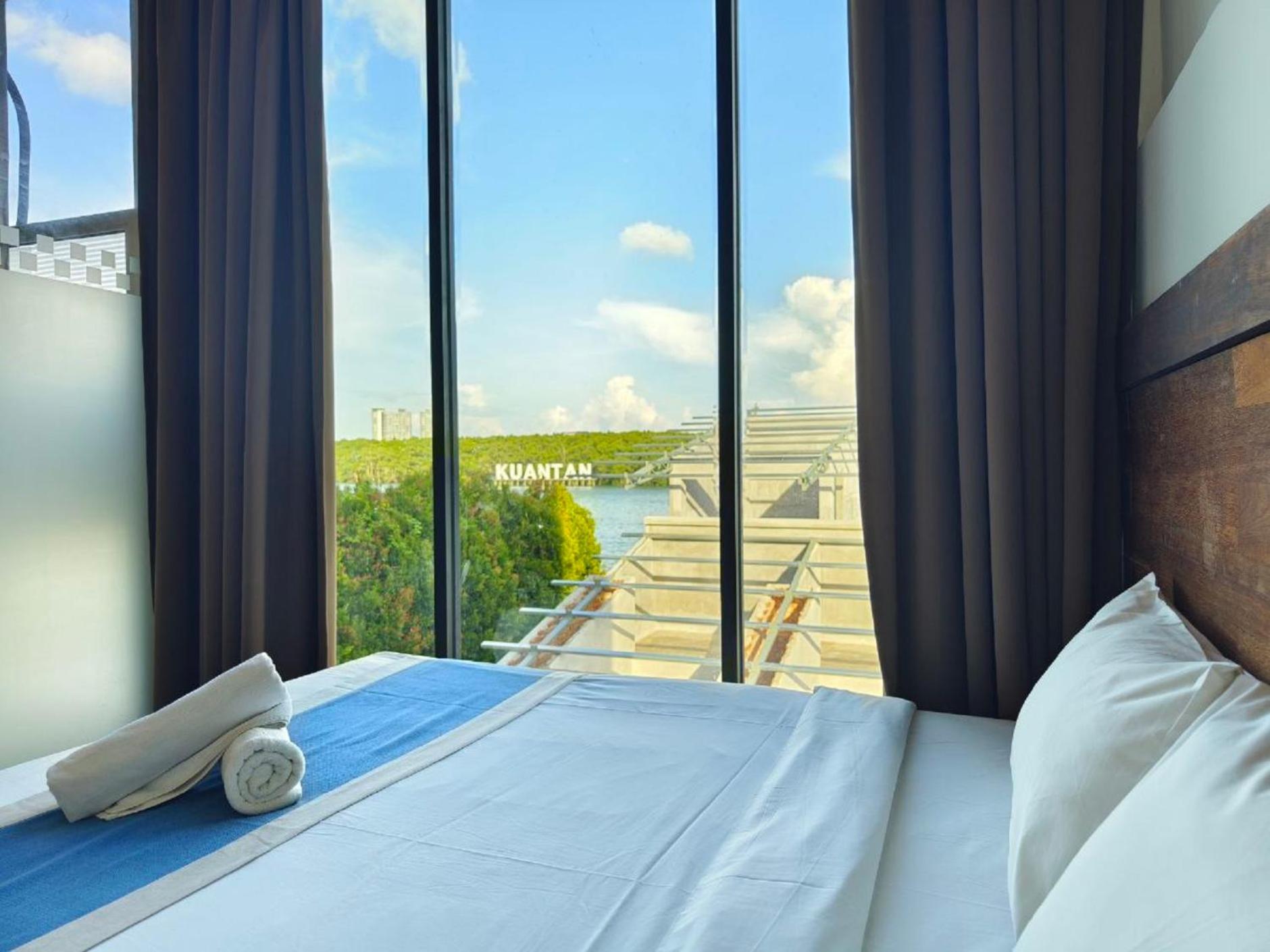 Suite with River View - Photo 4
