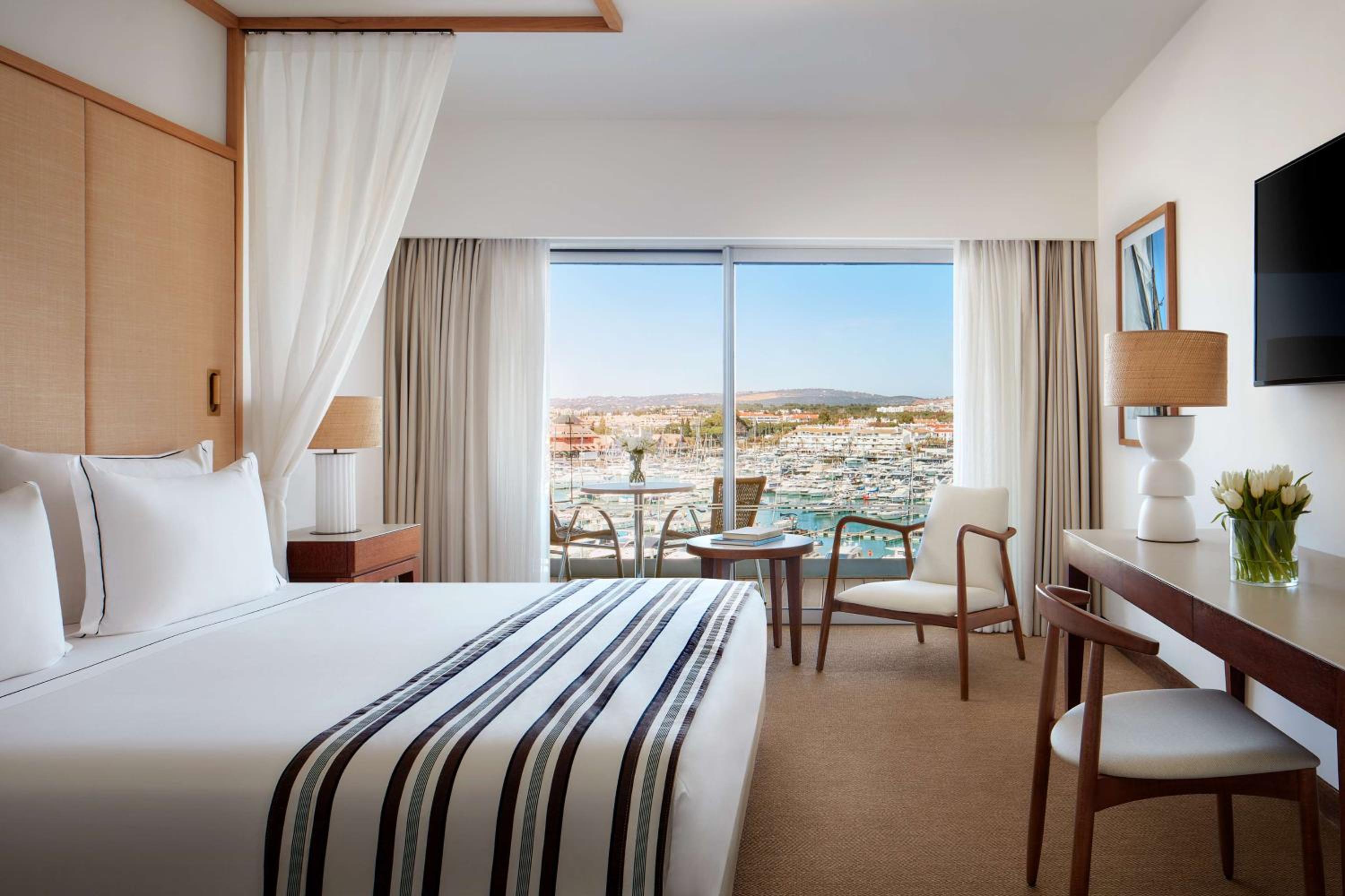 Deluxe Double or Twin Room with Marina View