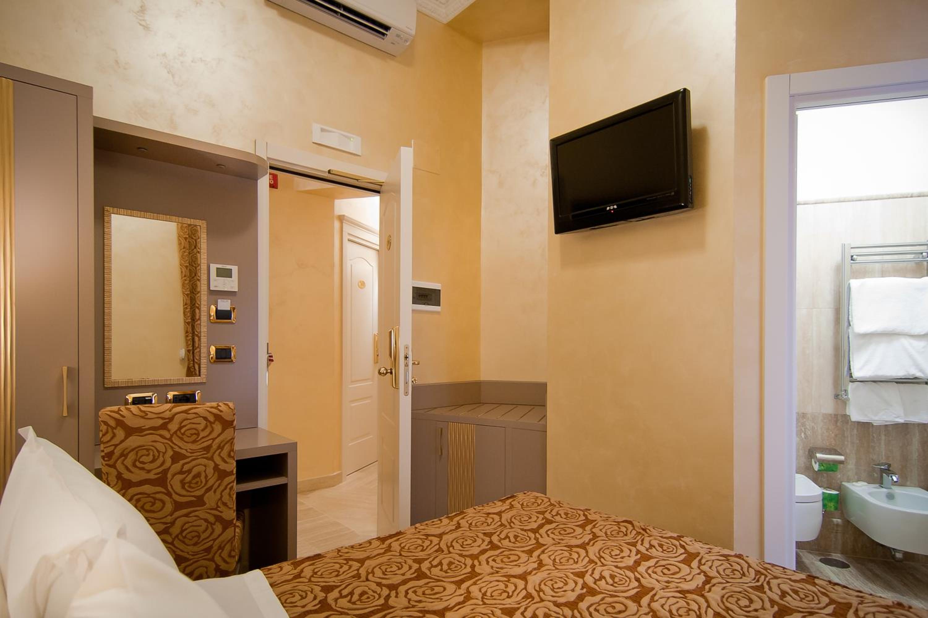 Single Room photo 2