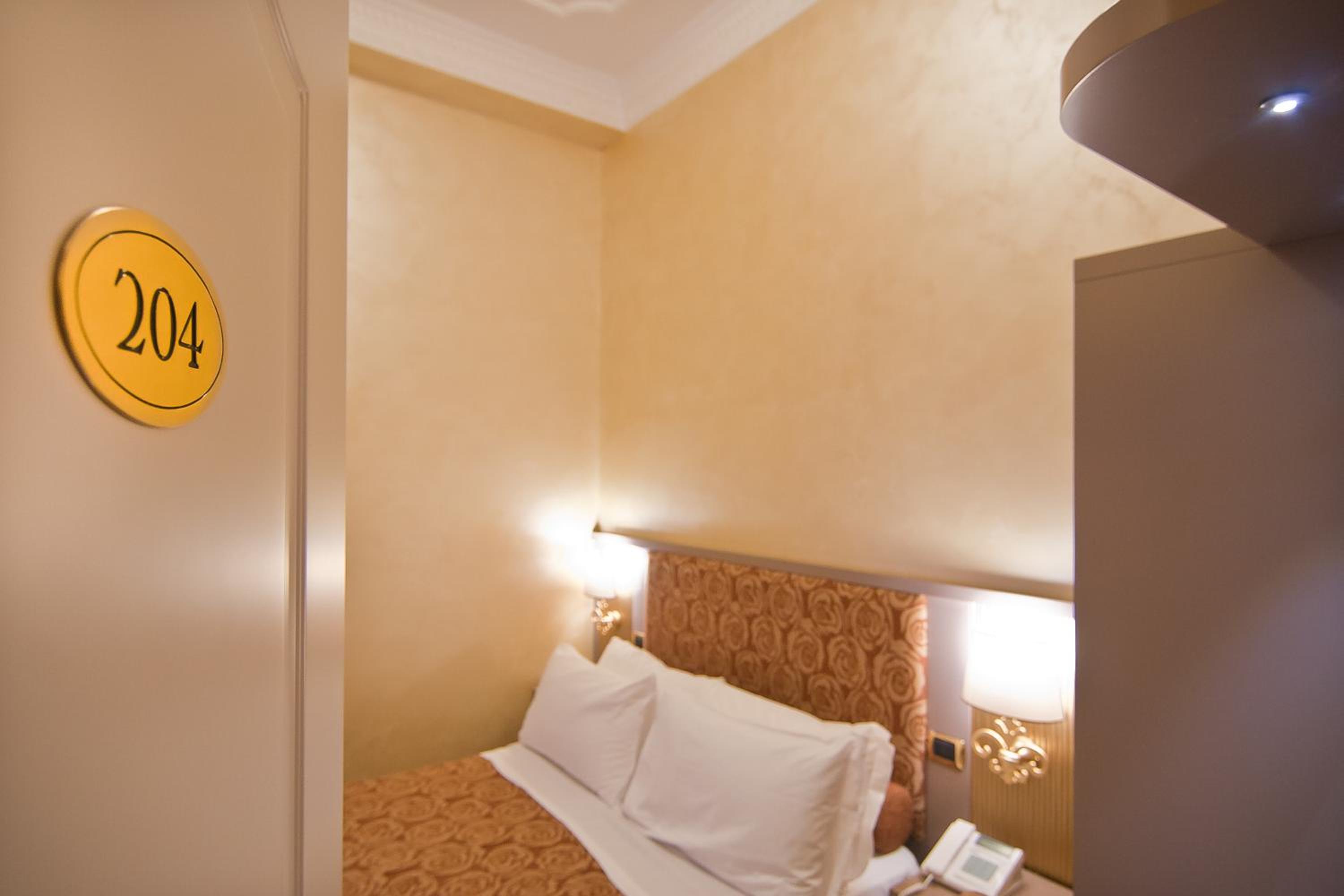Small Double Room photo 2