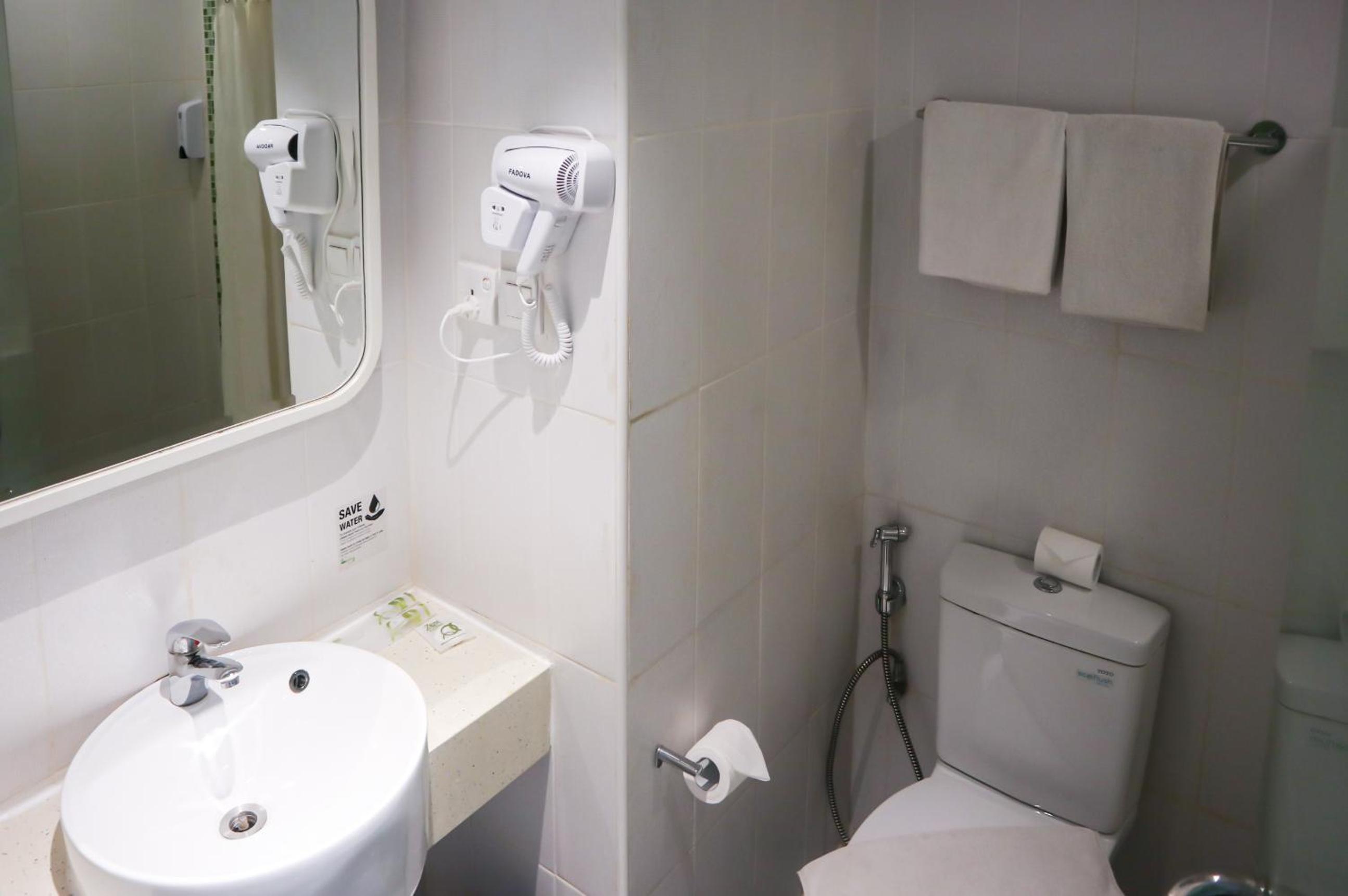 Zest Queen Room - Photo 6