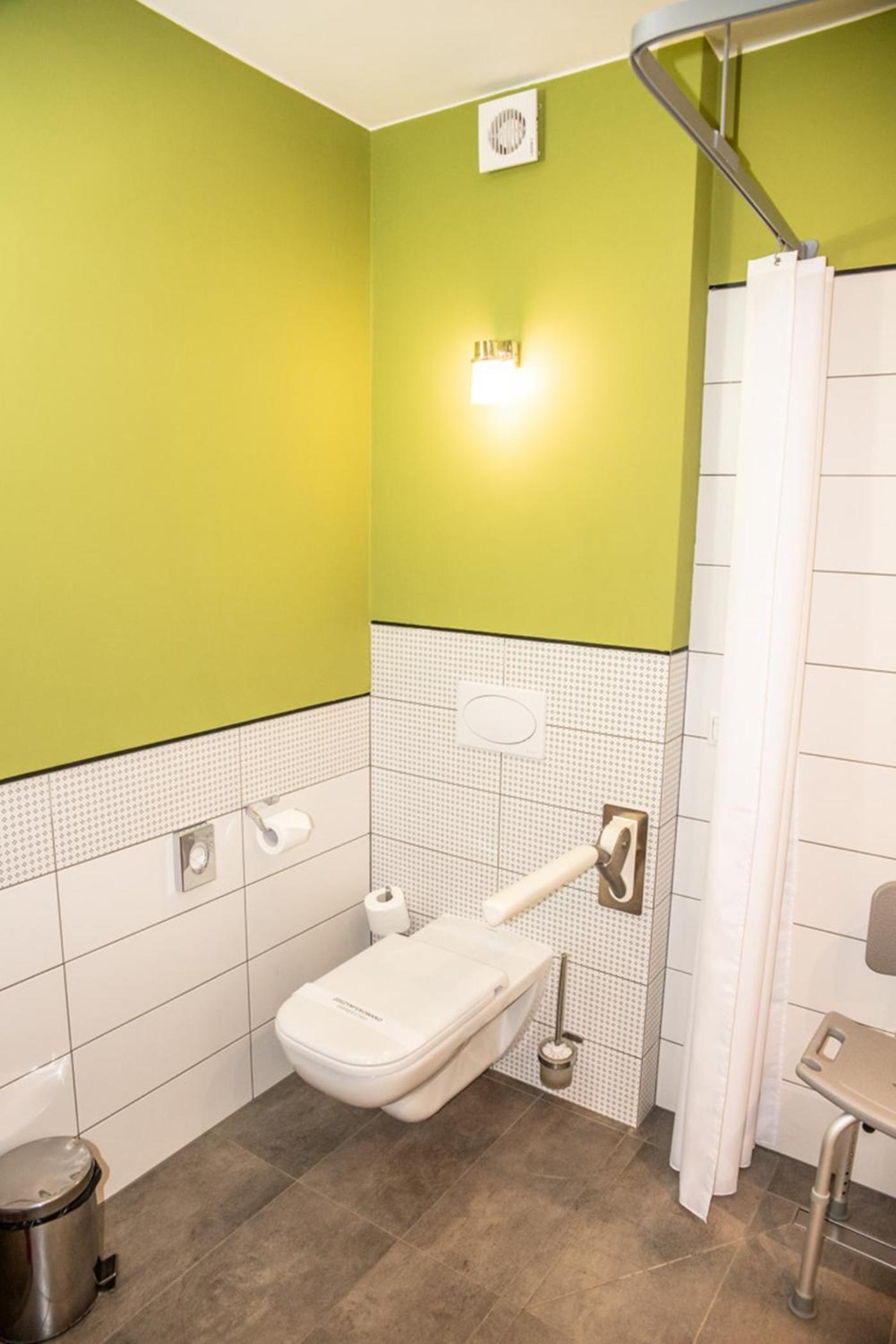 Double Room - Disability Access photo 3