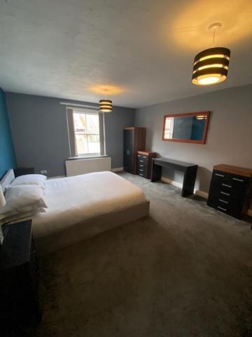 One-Bedroom Apartment photo 3