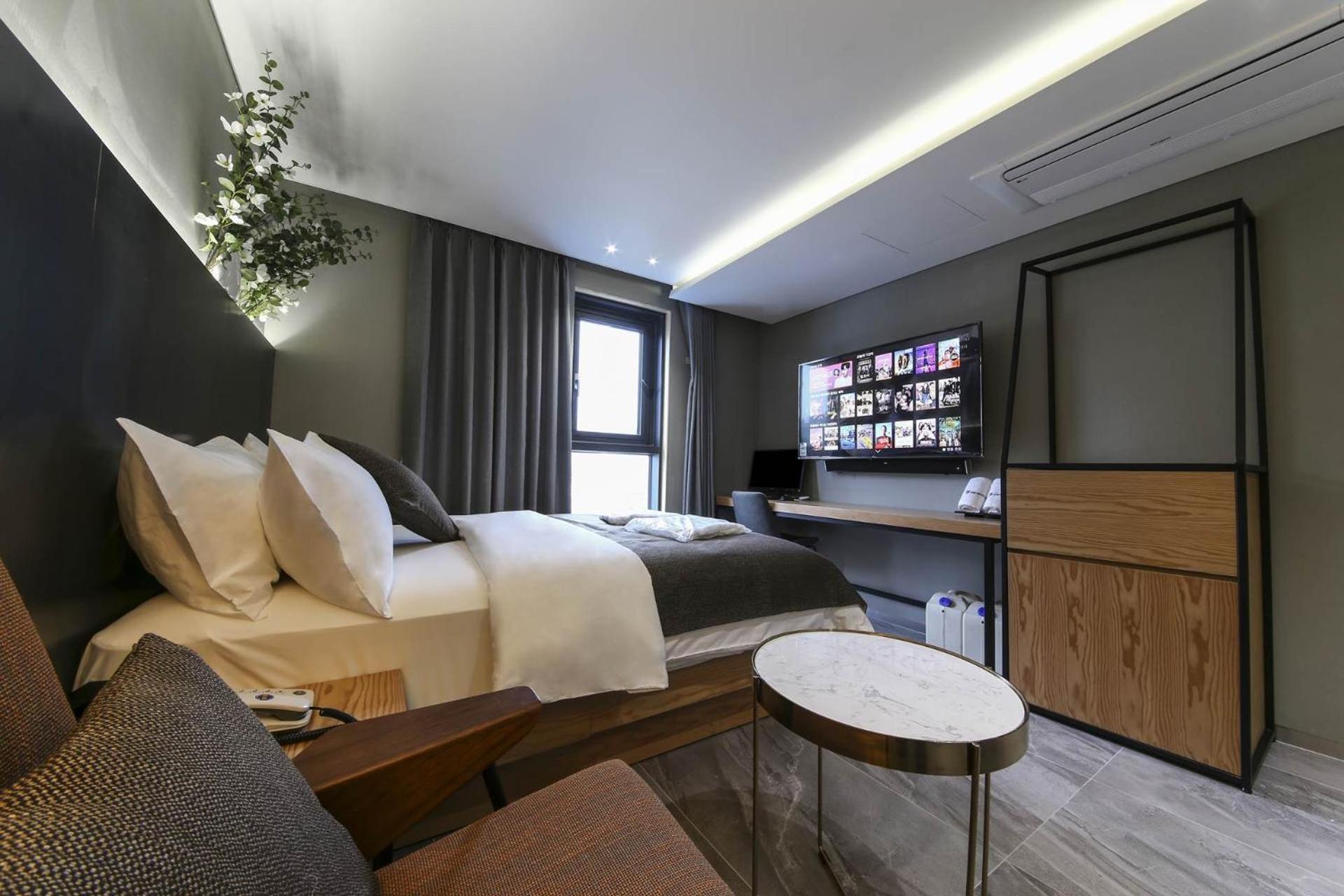 Double Room - Photo 1