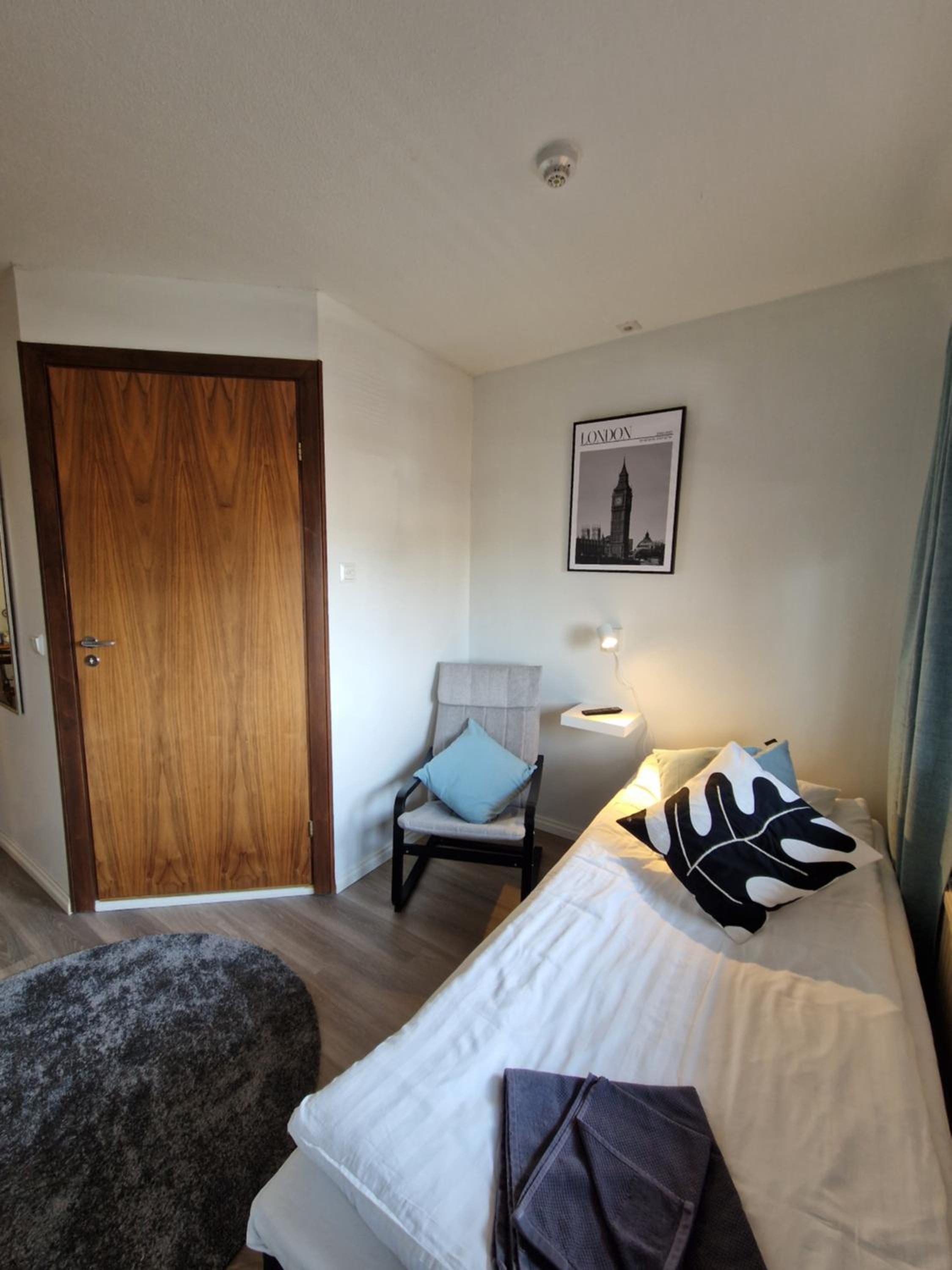 Single Room photo 1