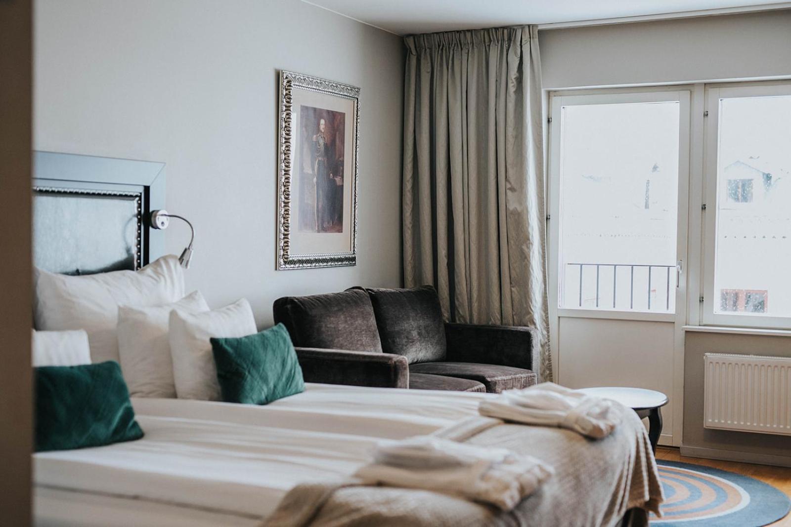 Deluxe King Room - Photo 5