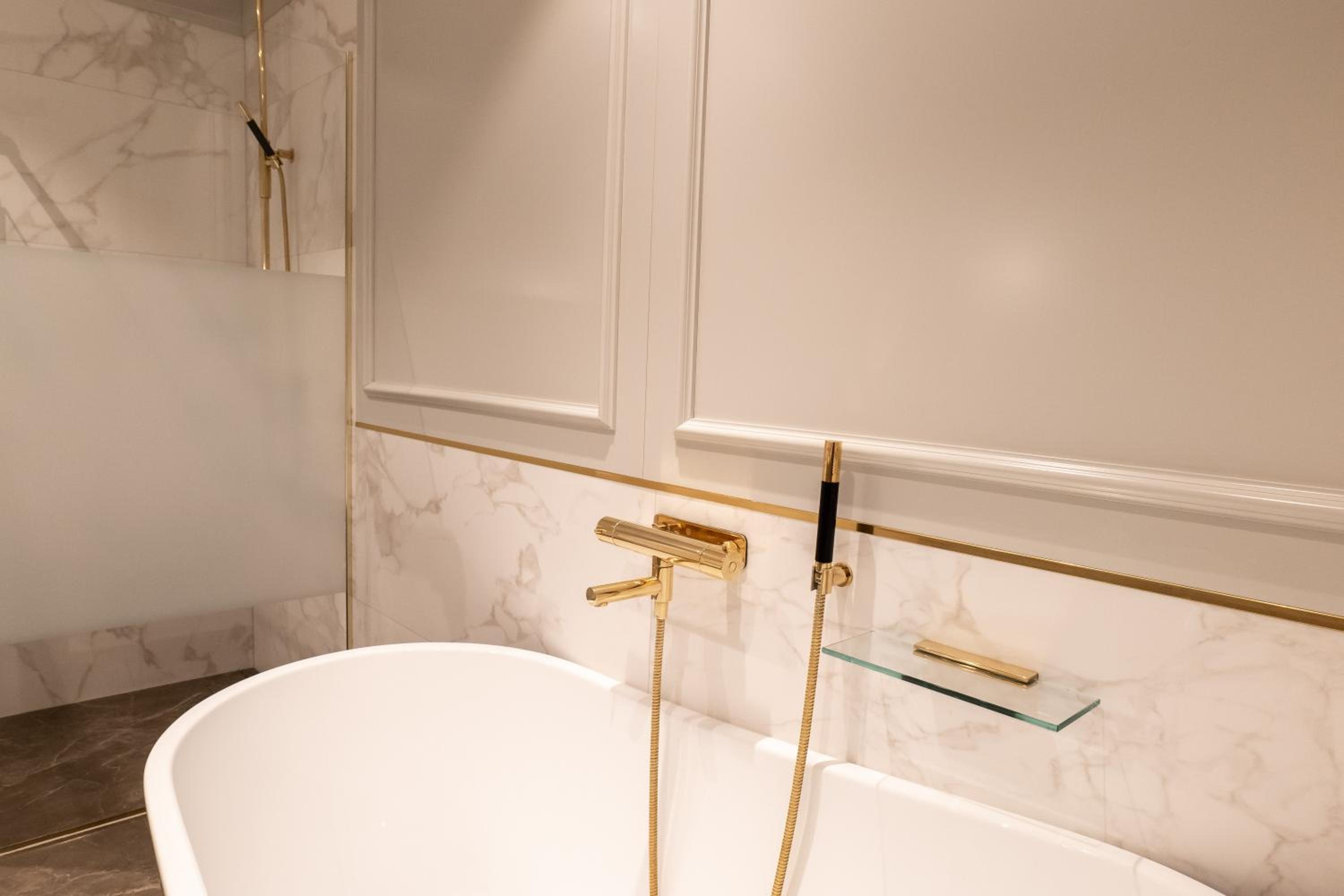 Suite - Photo 7