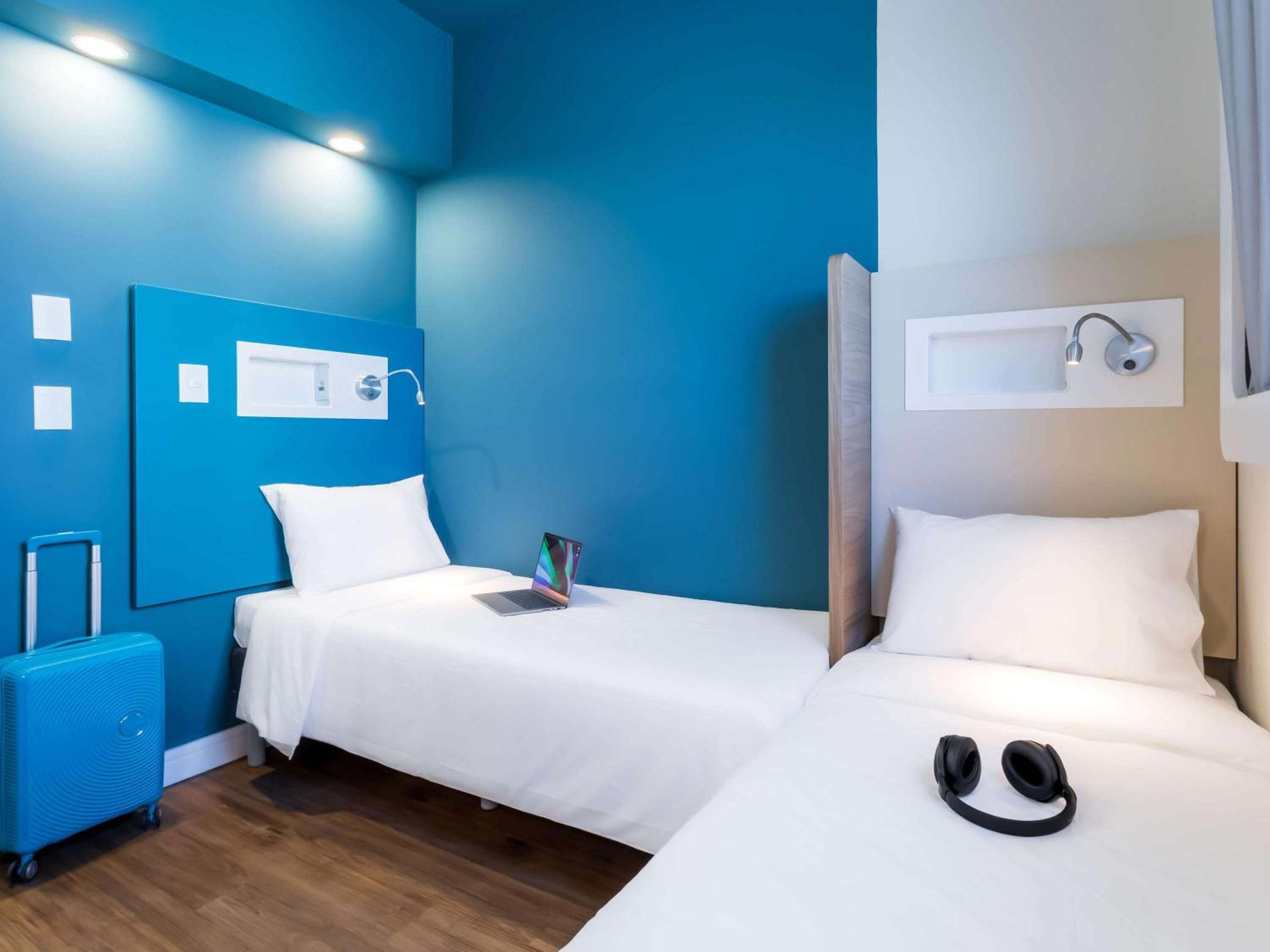 Twin Room - Photo 8
