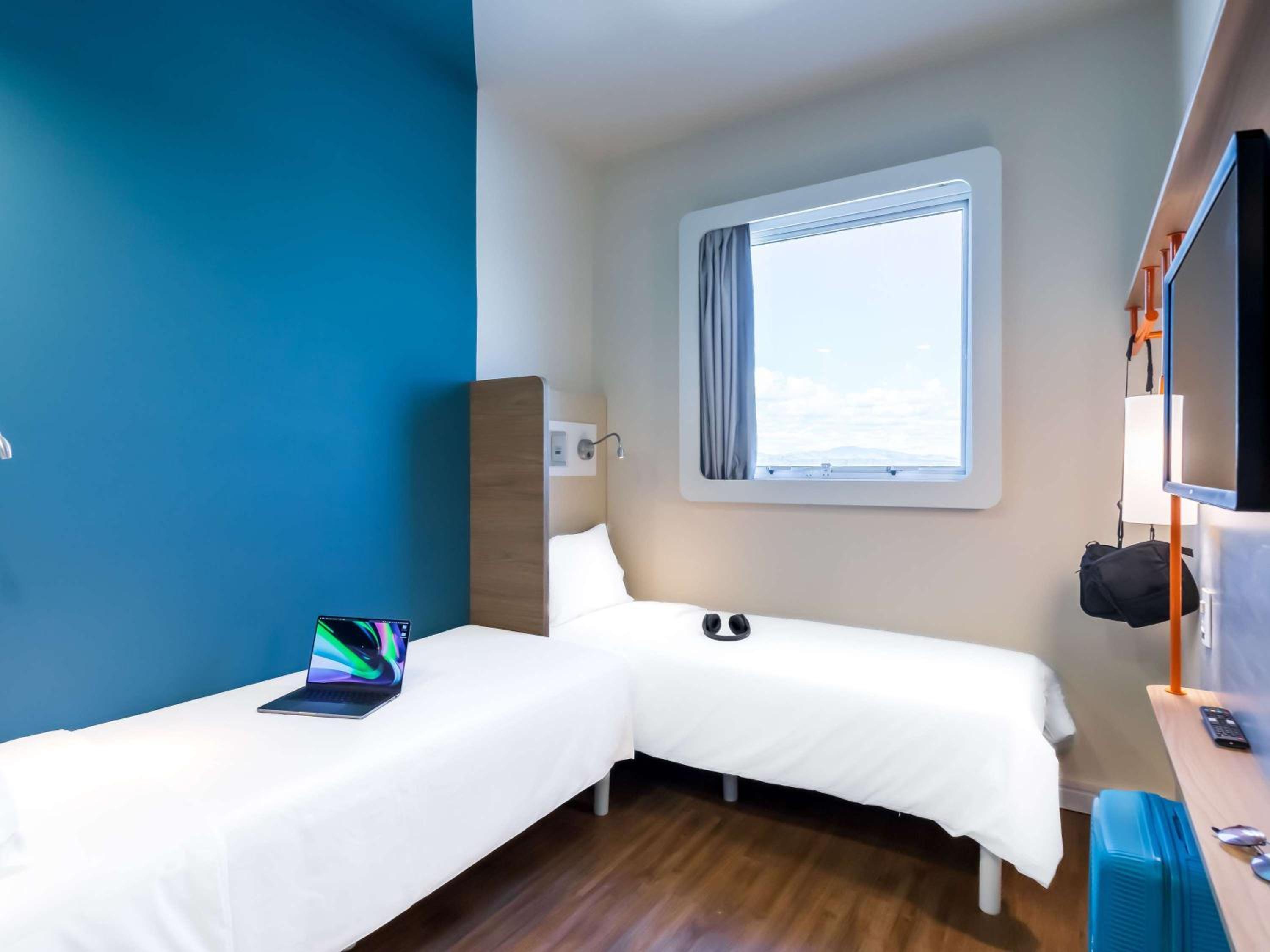 Twin Room - Photo 9