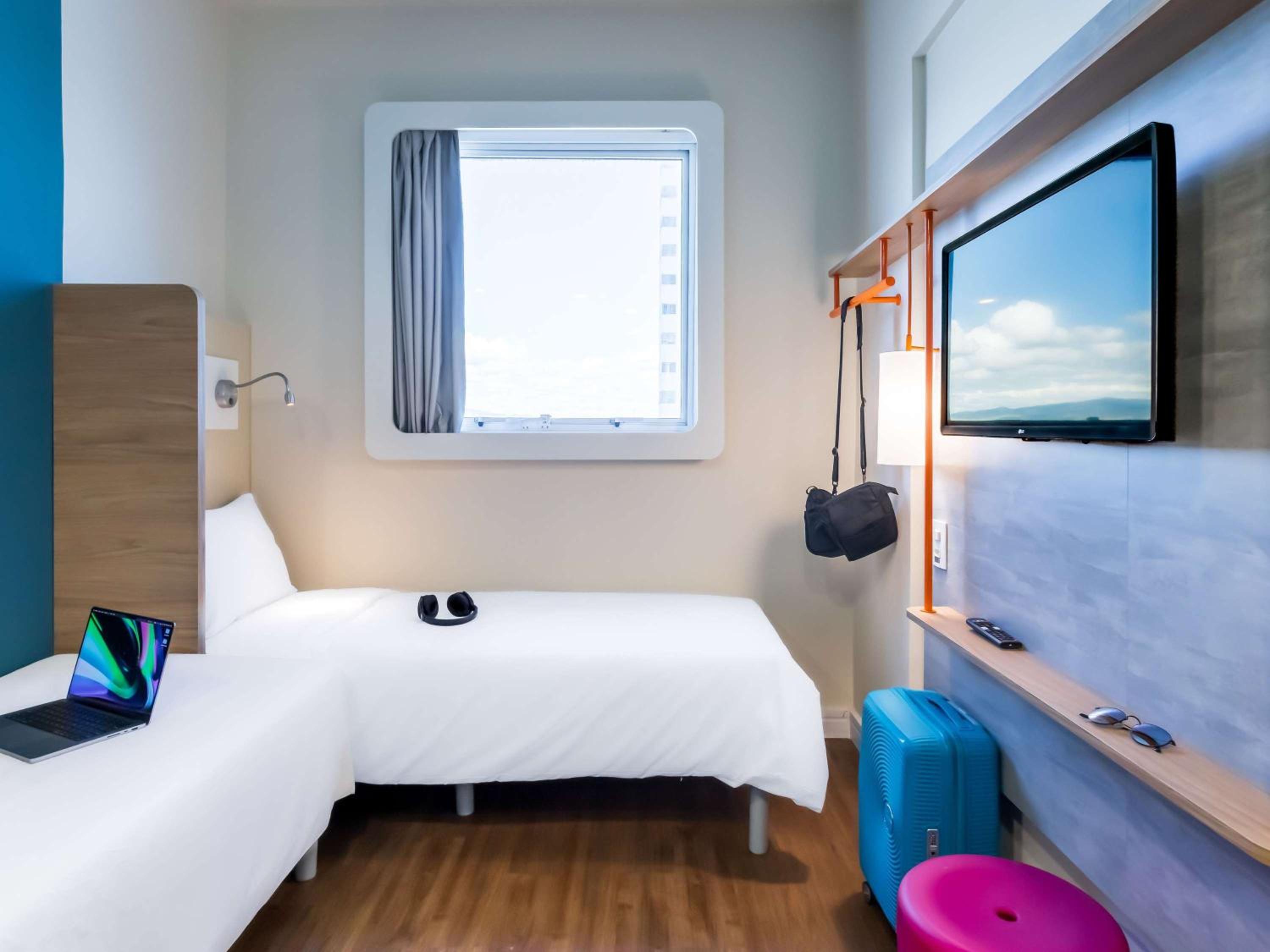 Twin Room - Photo 2